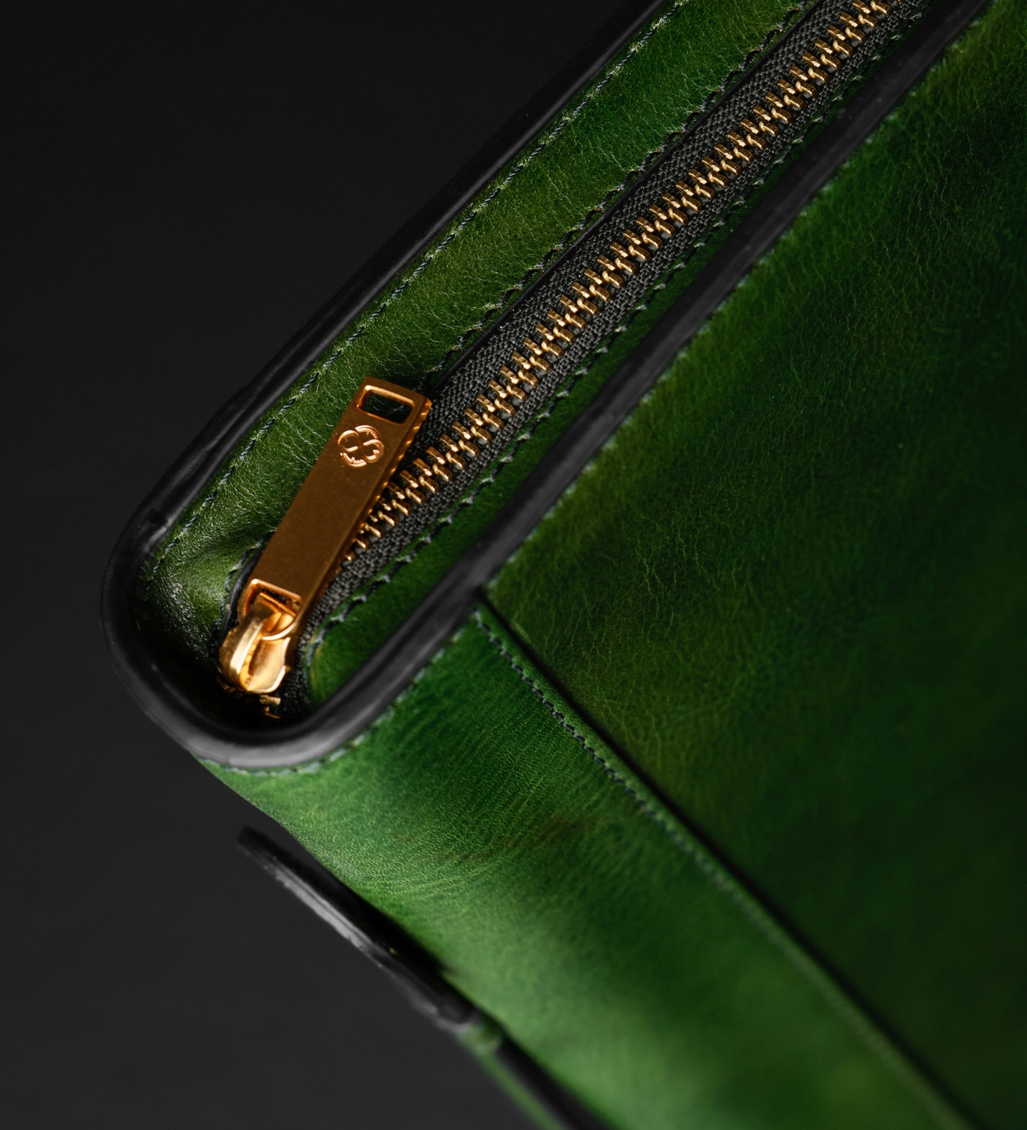 Dokumentmapp i läder med ringmekanism – Joy in the Morning