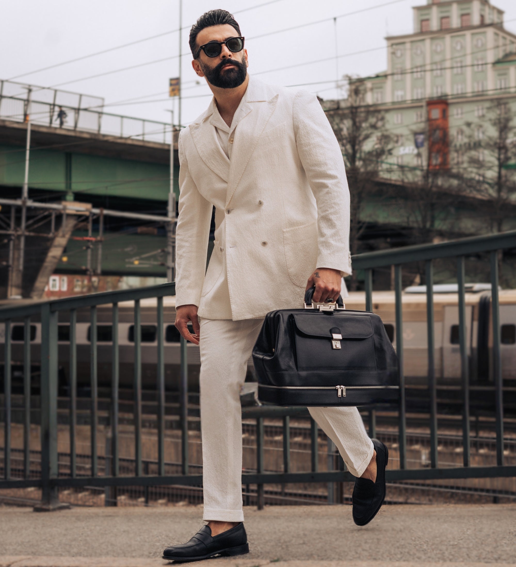 Stor doktorsväska av italienskt läder – The Master and Margarita