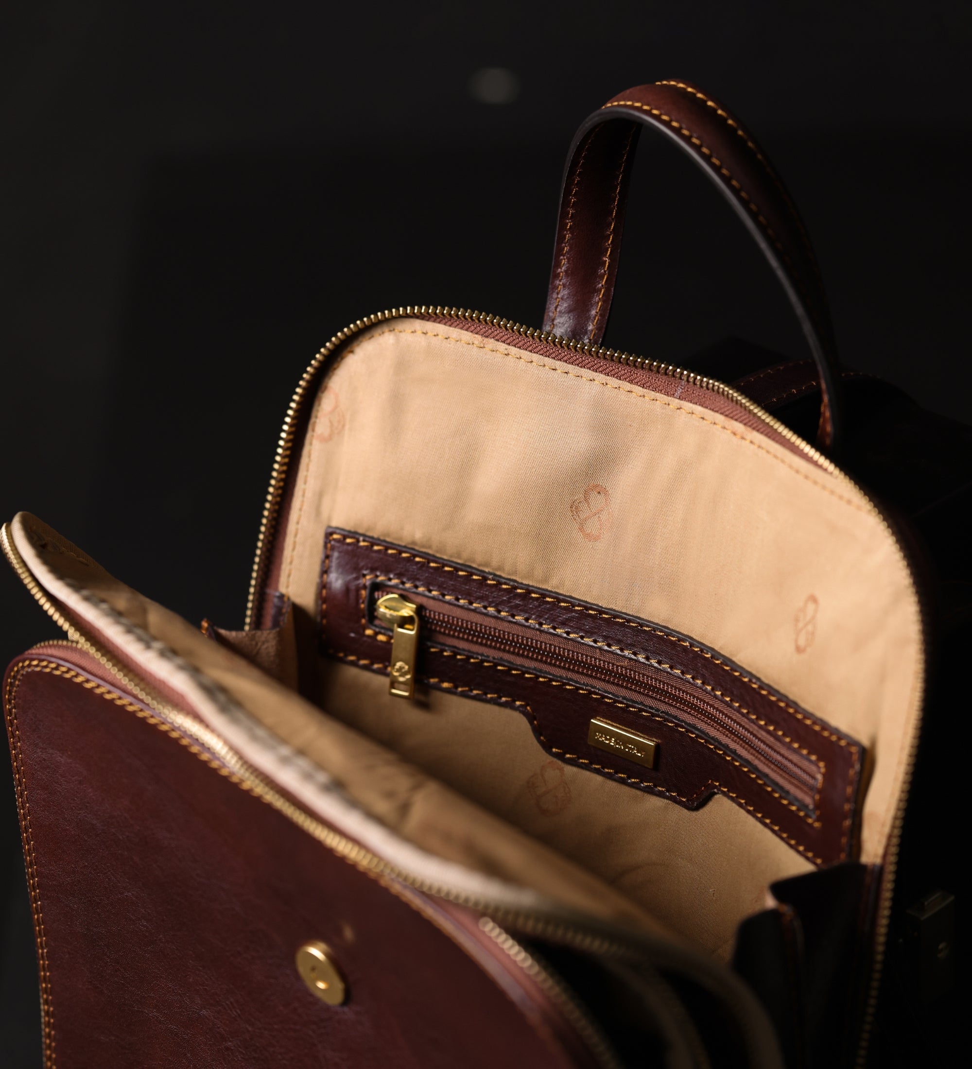 Omvandlingsbar ryggsäck i läder axelväska i läder för dam – Clarissa