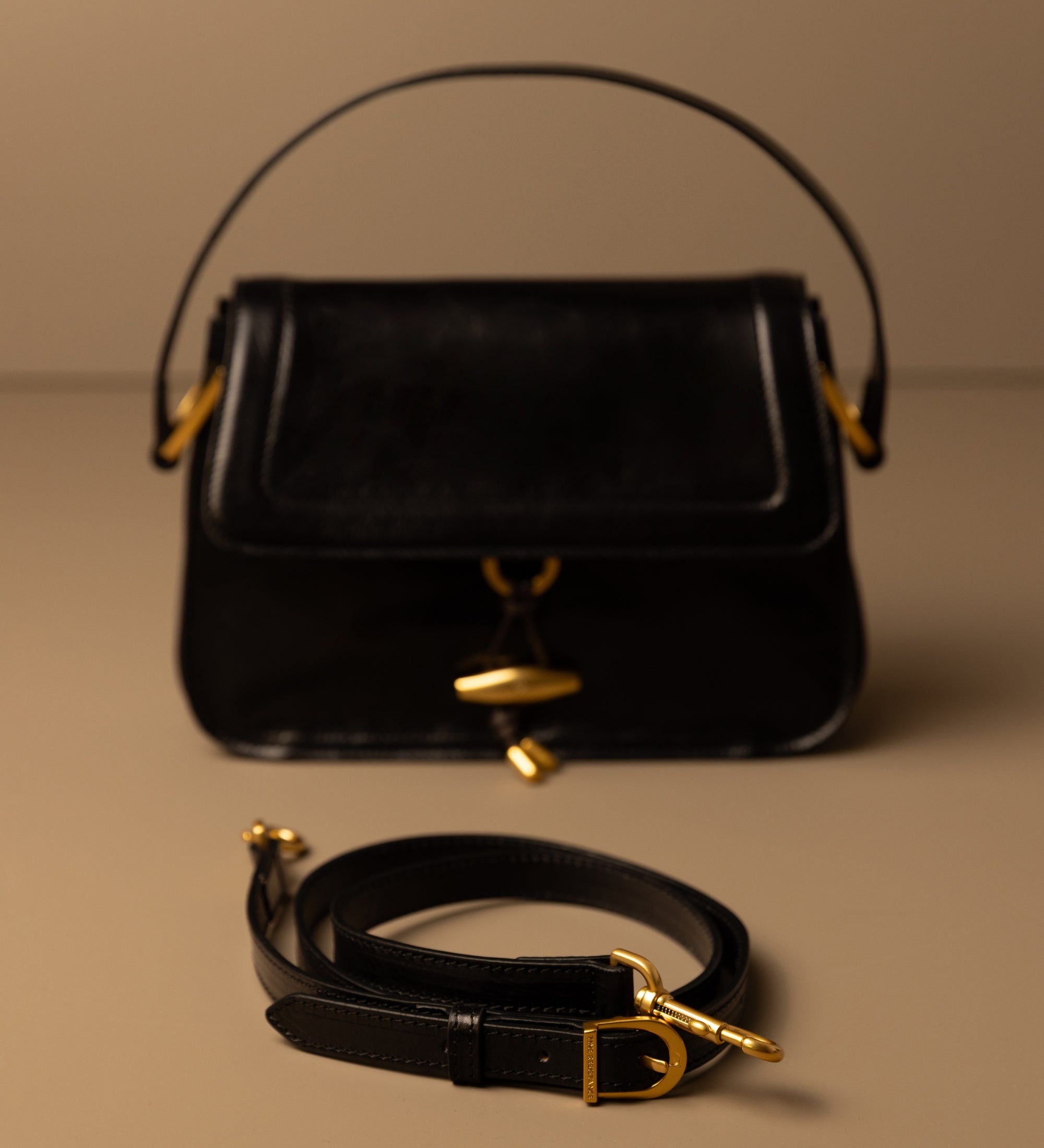 Läderväska med lock för dam - Possession