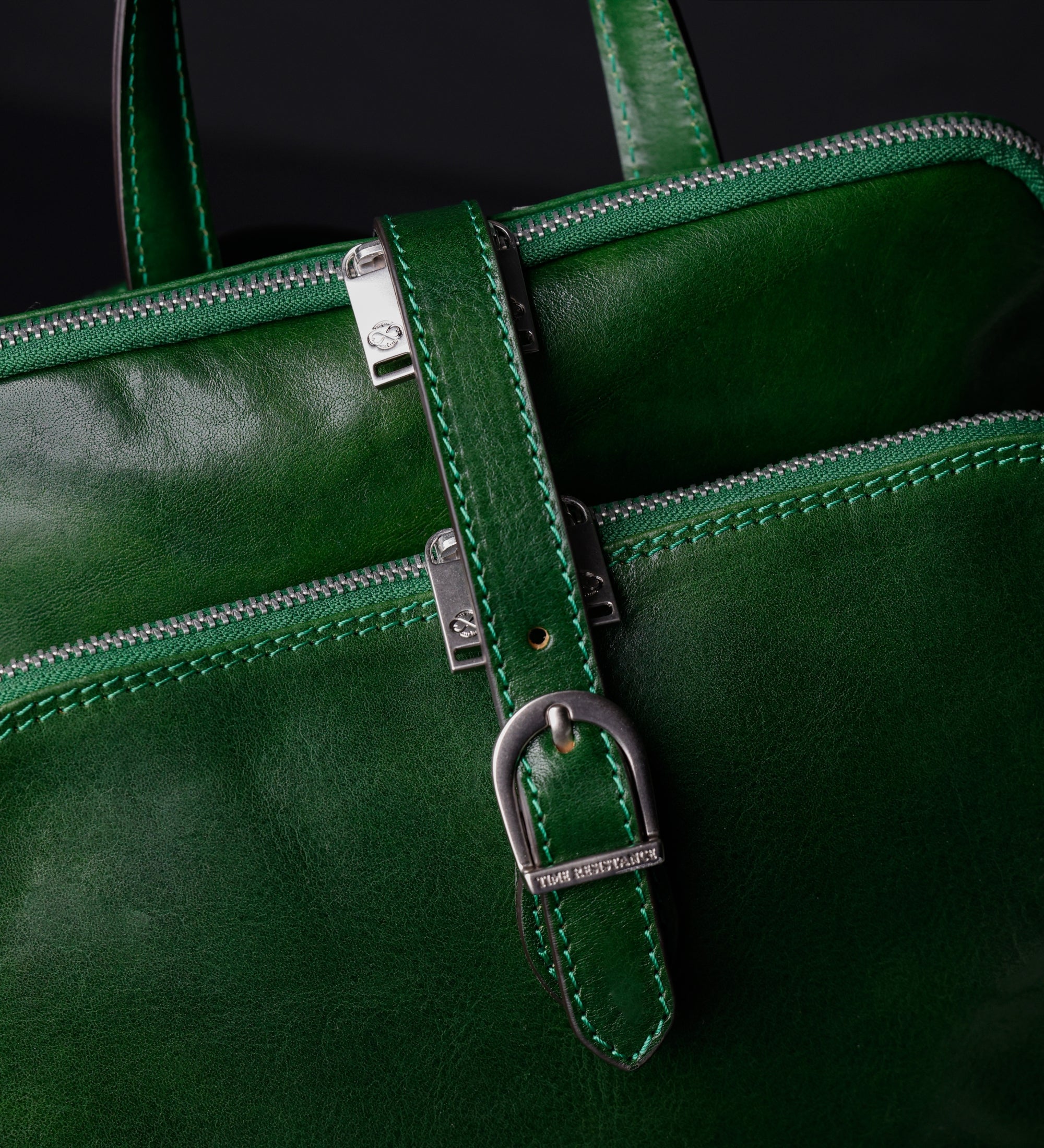 Omvandlingsbar ryggsäck i läder axelväska i läder för dam – Clarissa