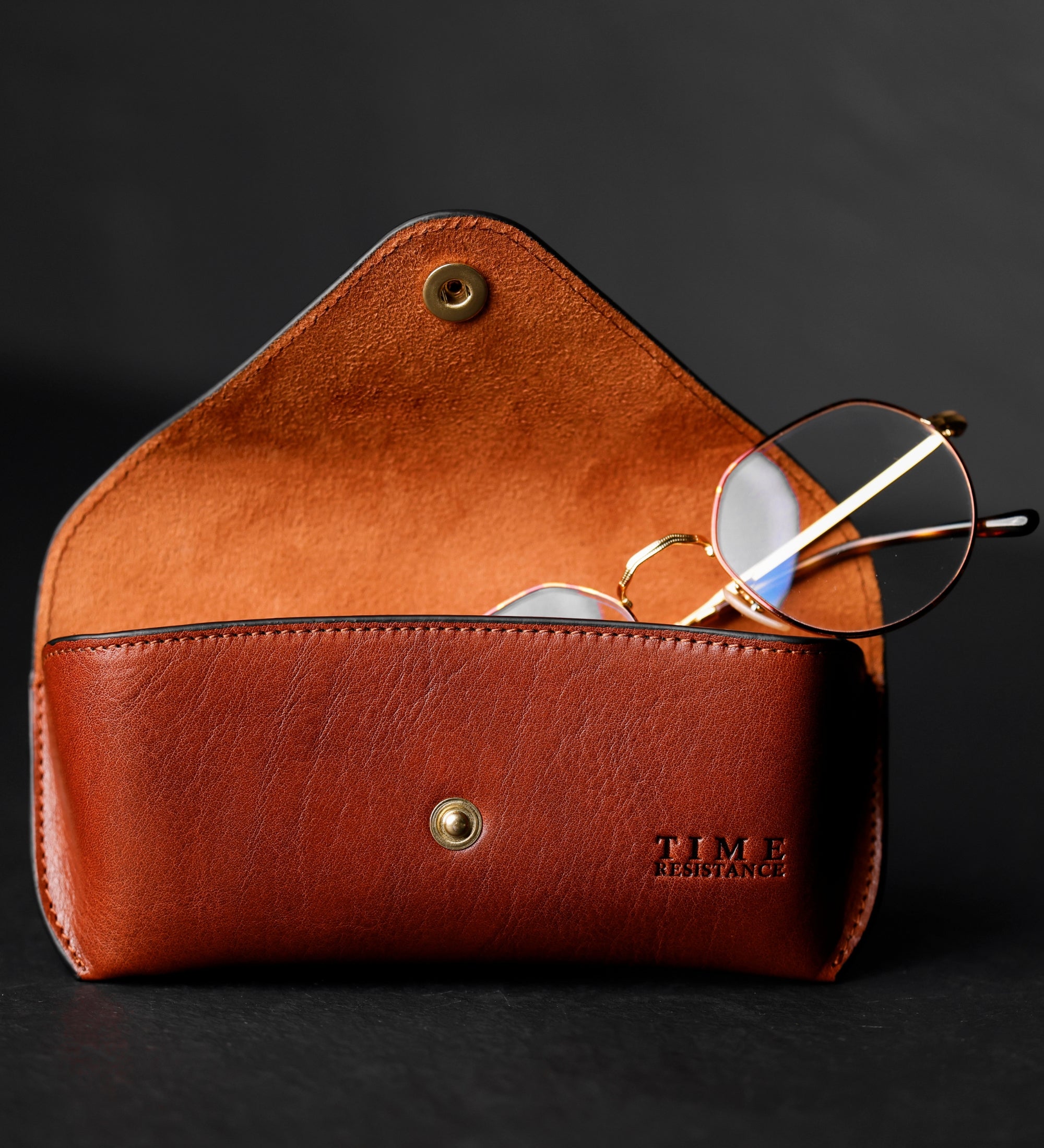 Glasögonfodral i läder – A High Wind In Jamaica