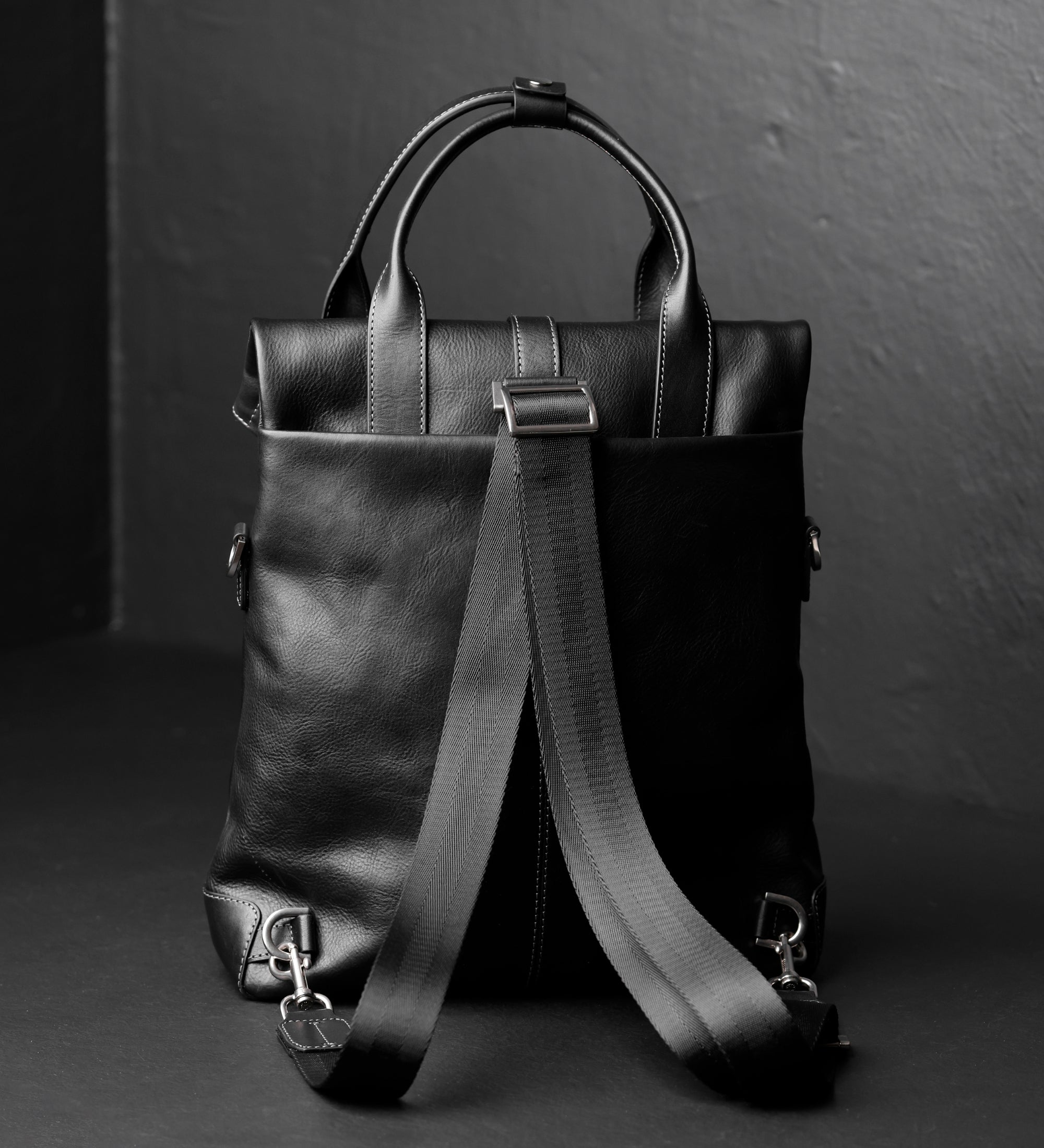 Omvandlingsbar ryggsäck i läder – The Awakening