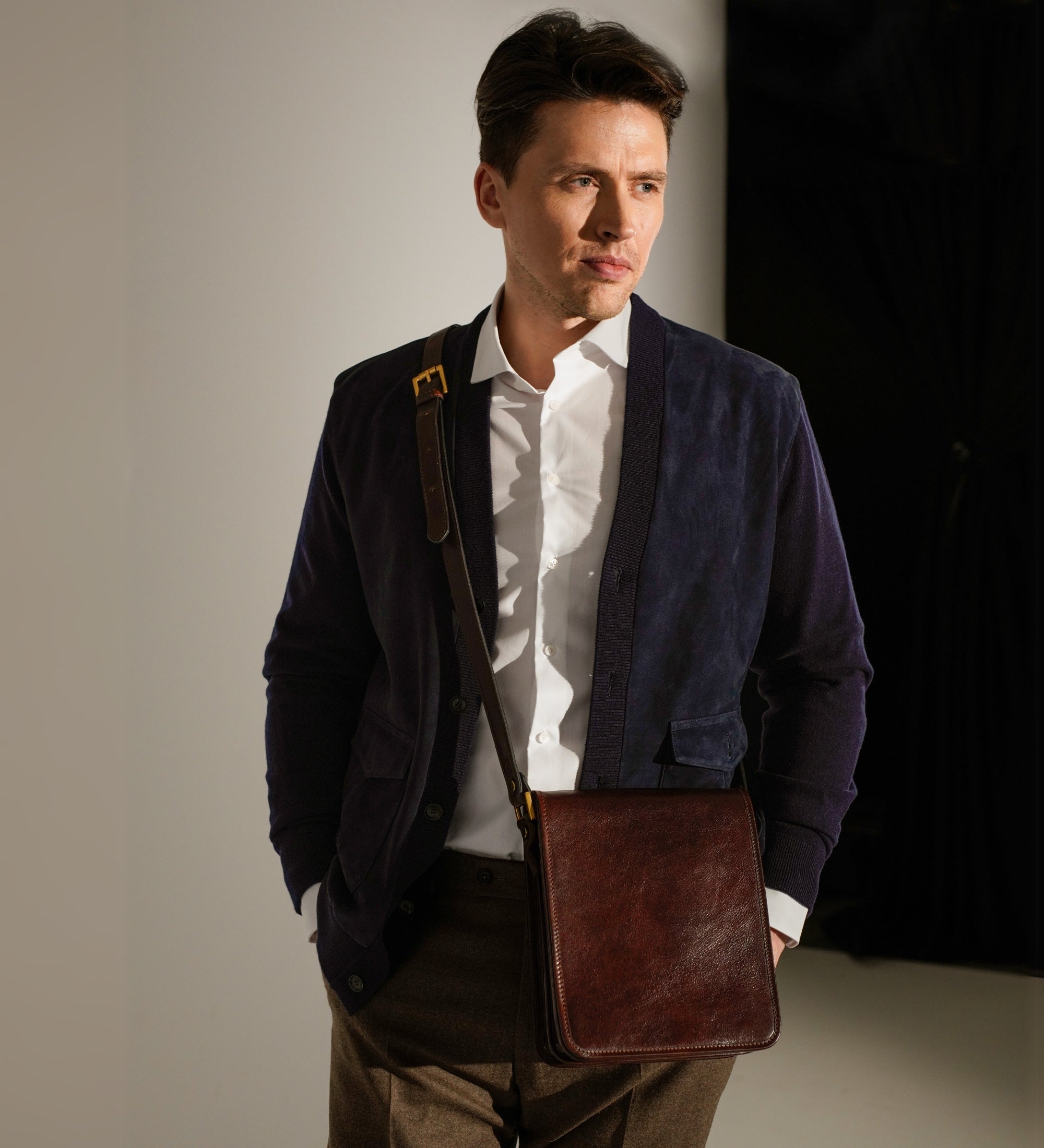 Liten axelremsväska i läder – On The Road