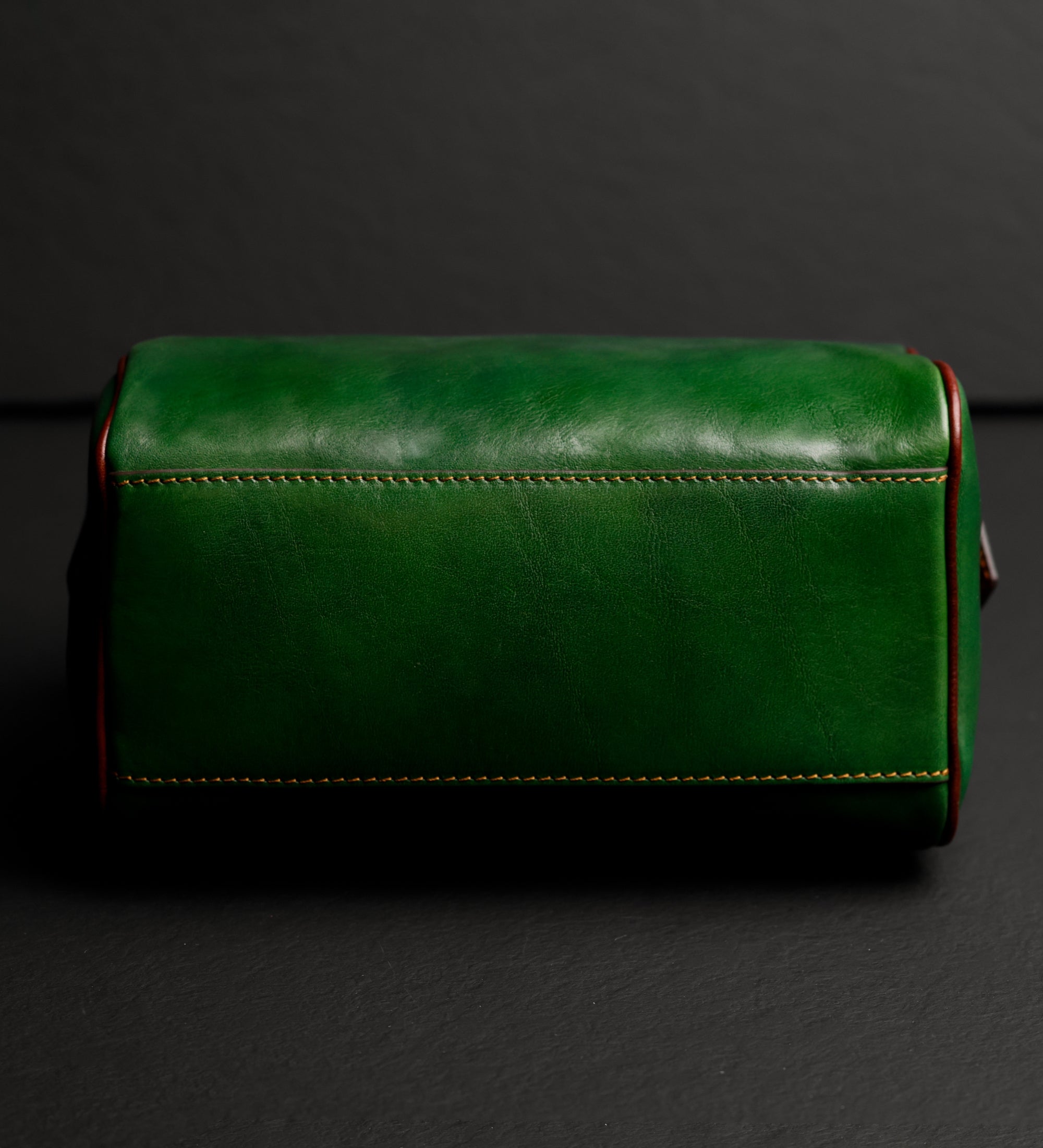 Barrelbag i läder handväska i läder för dam – Little Dorrit