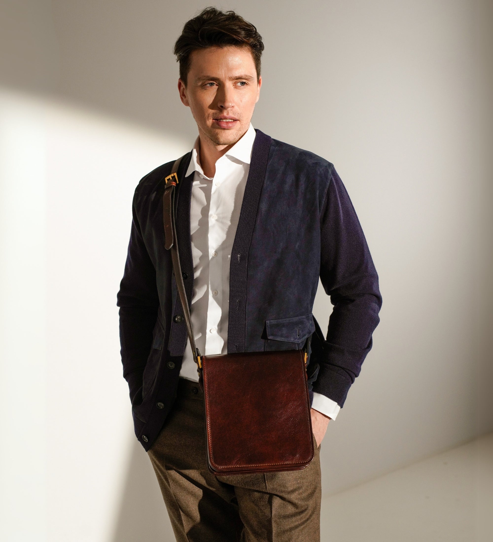 Liten axelremsväska i läder – On The Road