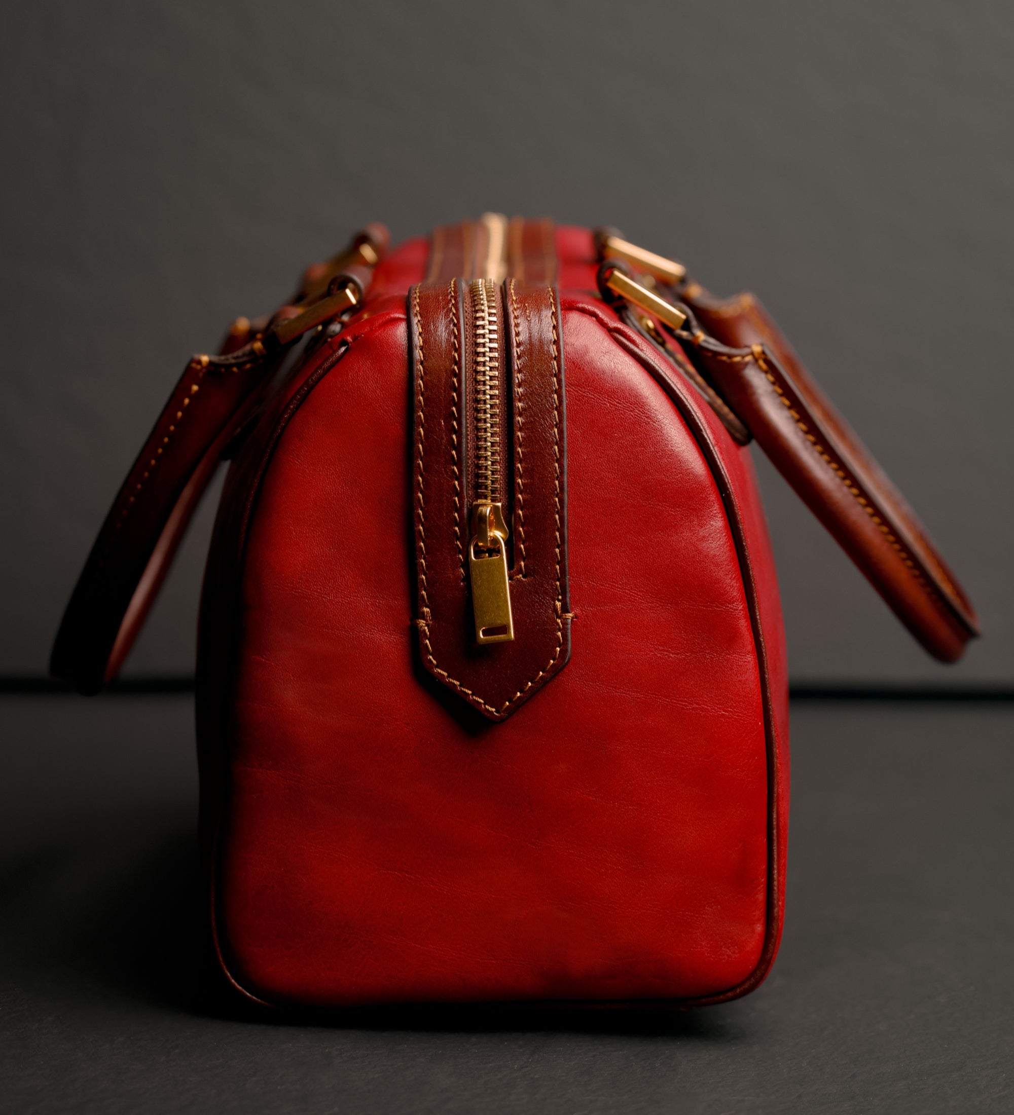 Barrelbag i läder handväska i läder för dam – Little Dorrit