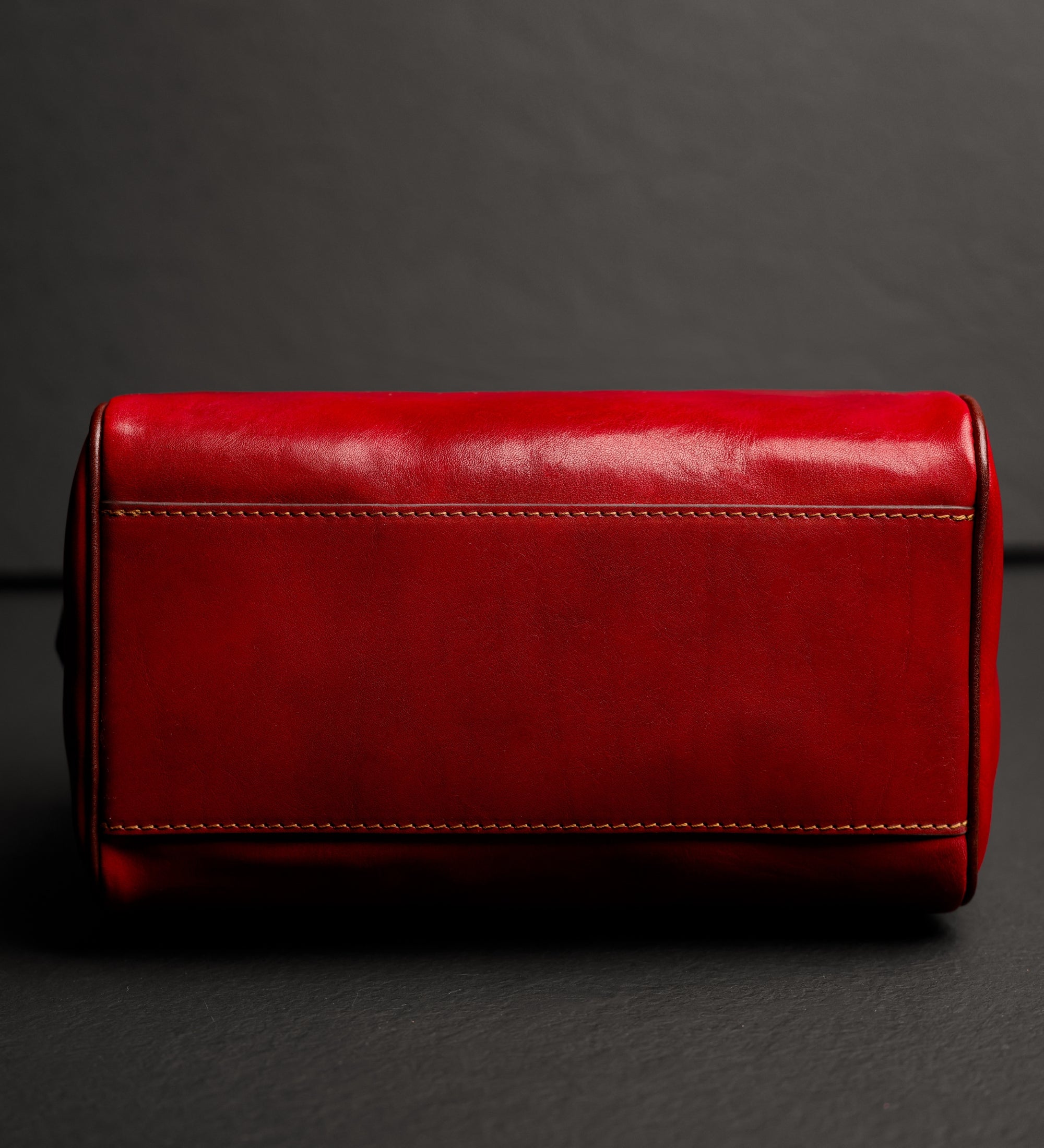 Barrelbag i läder handväska i läder för dam – Little Dorrit