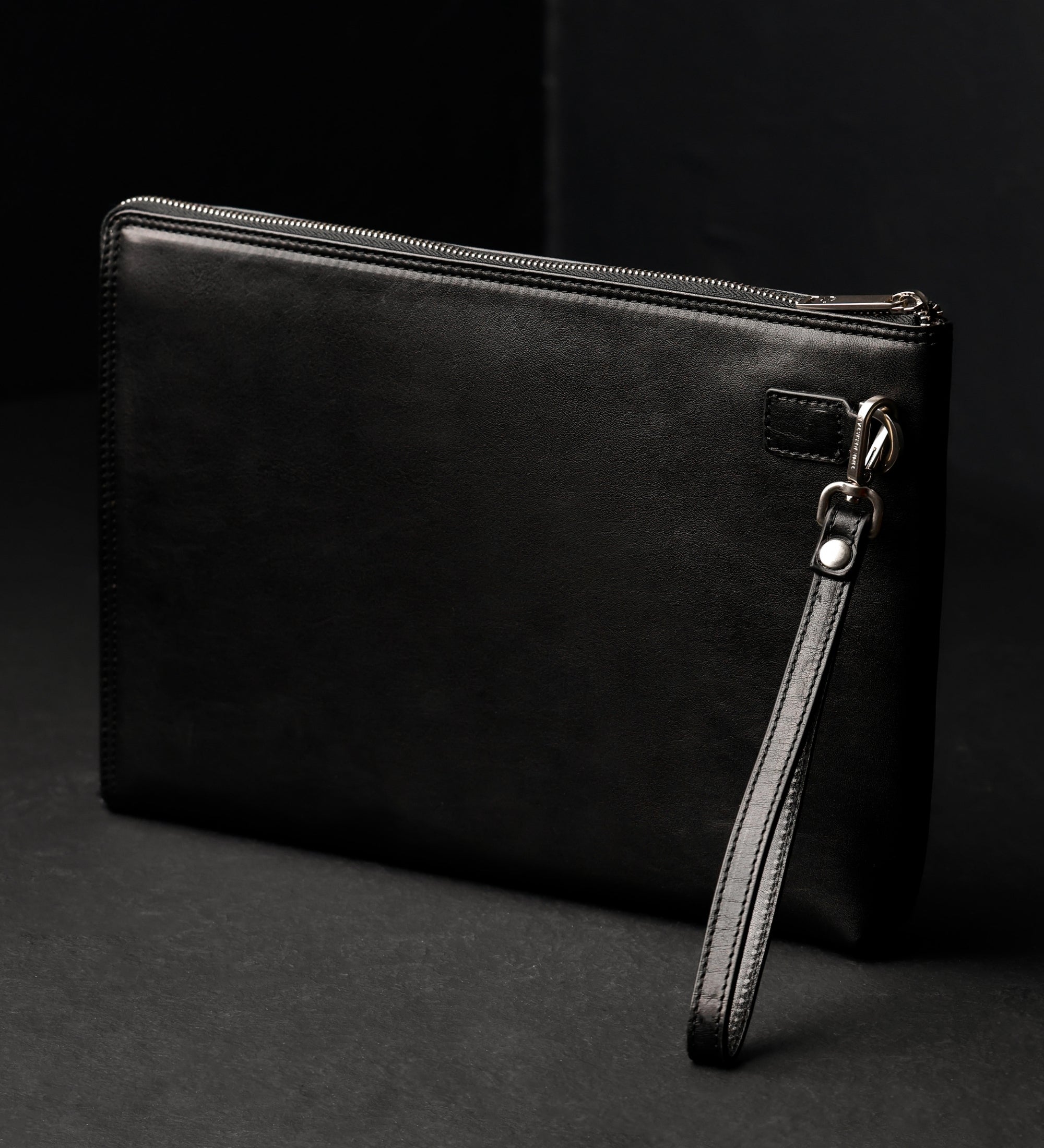 Stor clutchväska i läder för herr – The Brothers Karamazov