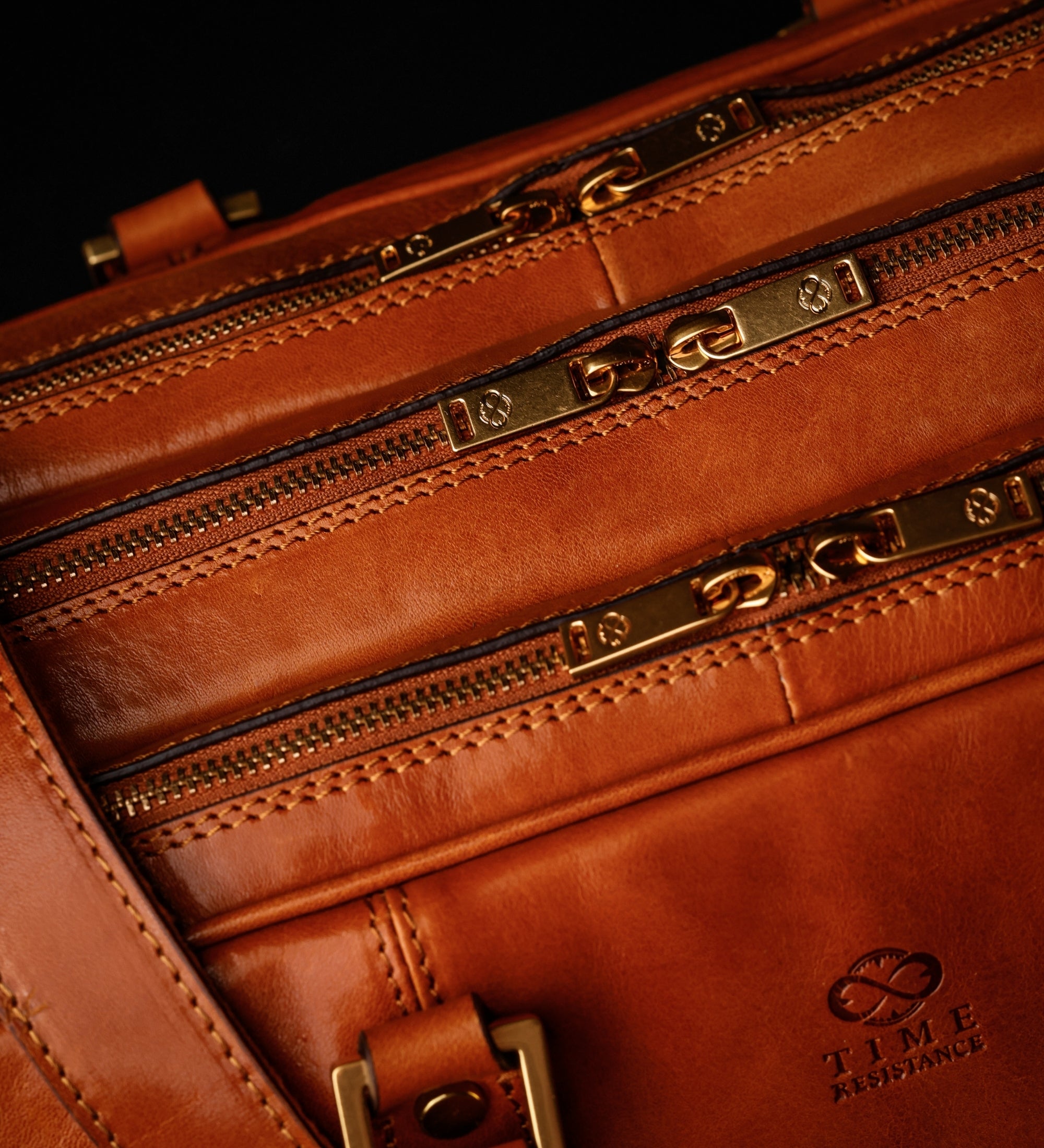 Omvandlingsbar portfölj ryggsäck i läder för dam – A Farewell to Arms