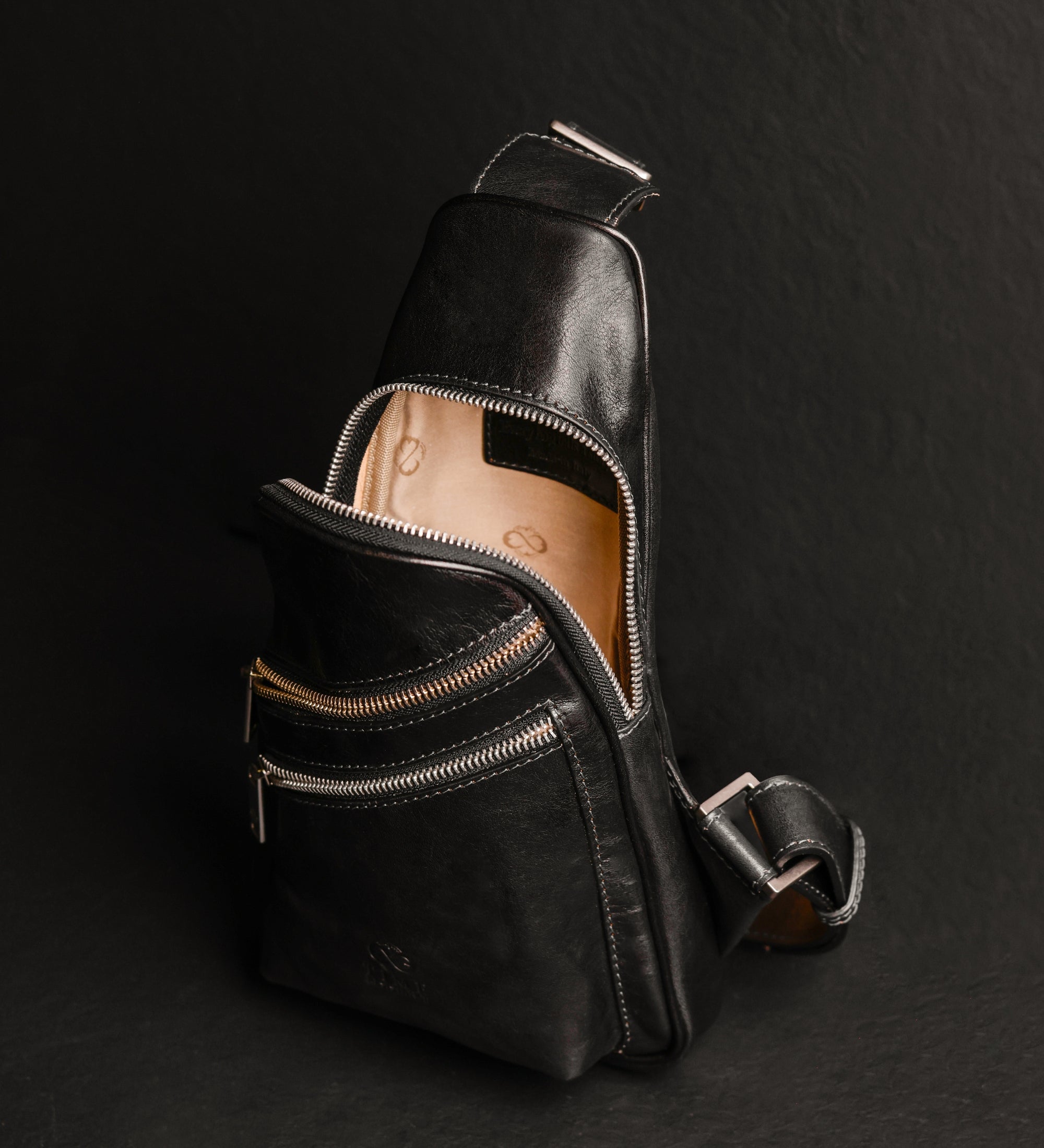 Slingväska i läder – Catch-22