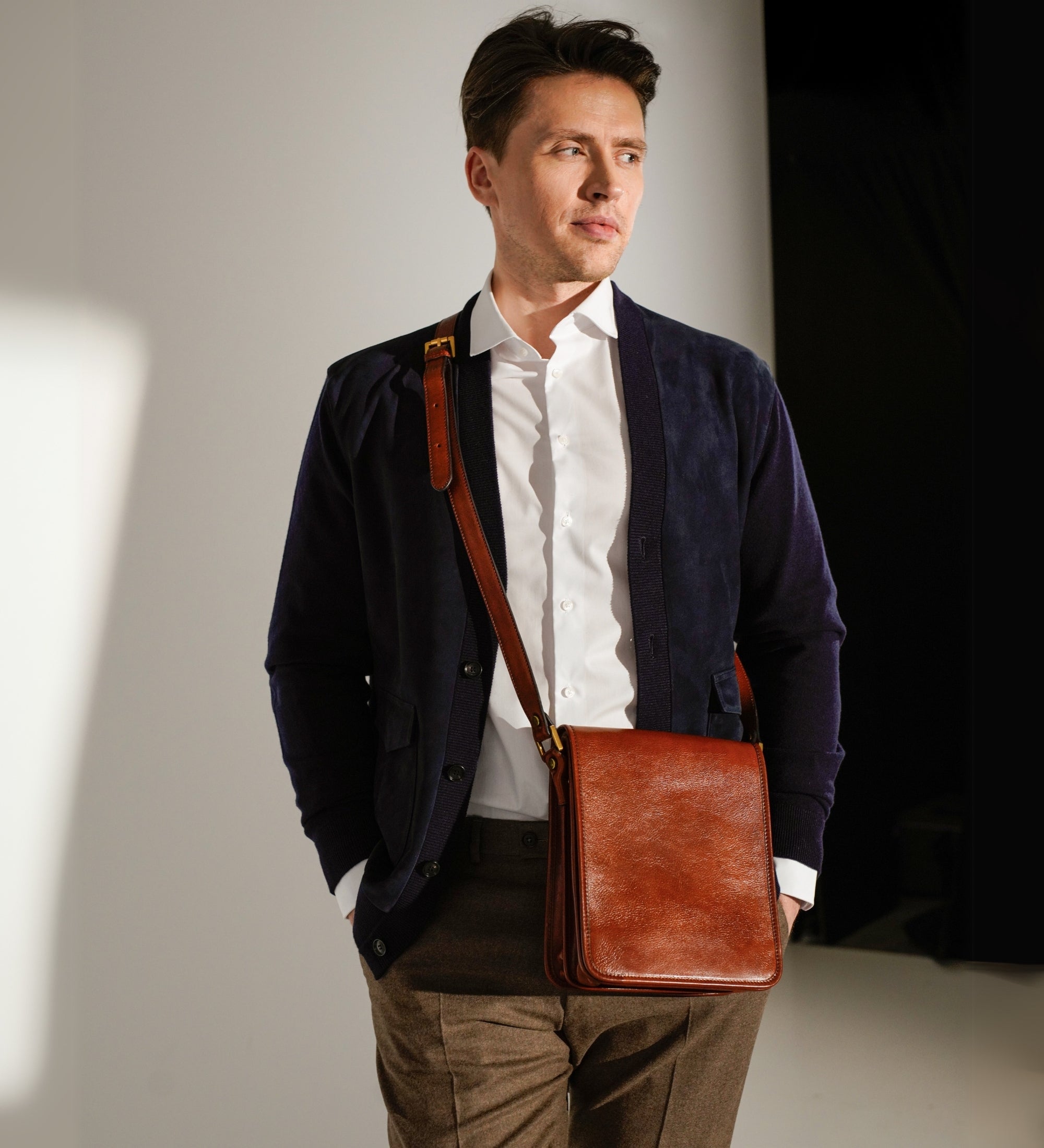 Liten axelremsväska i läder – On The Road