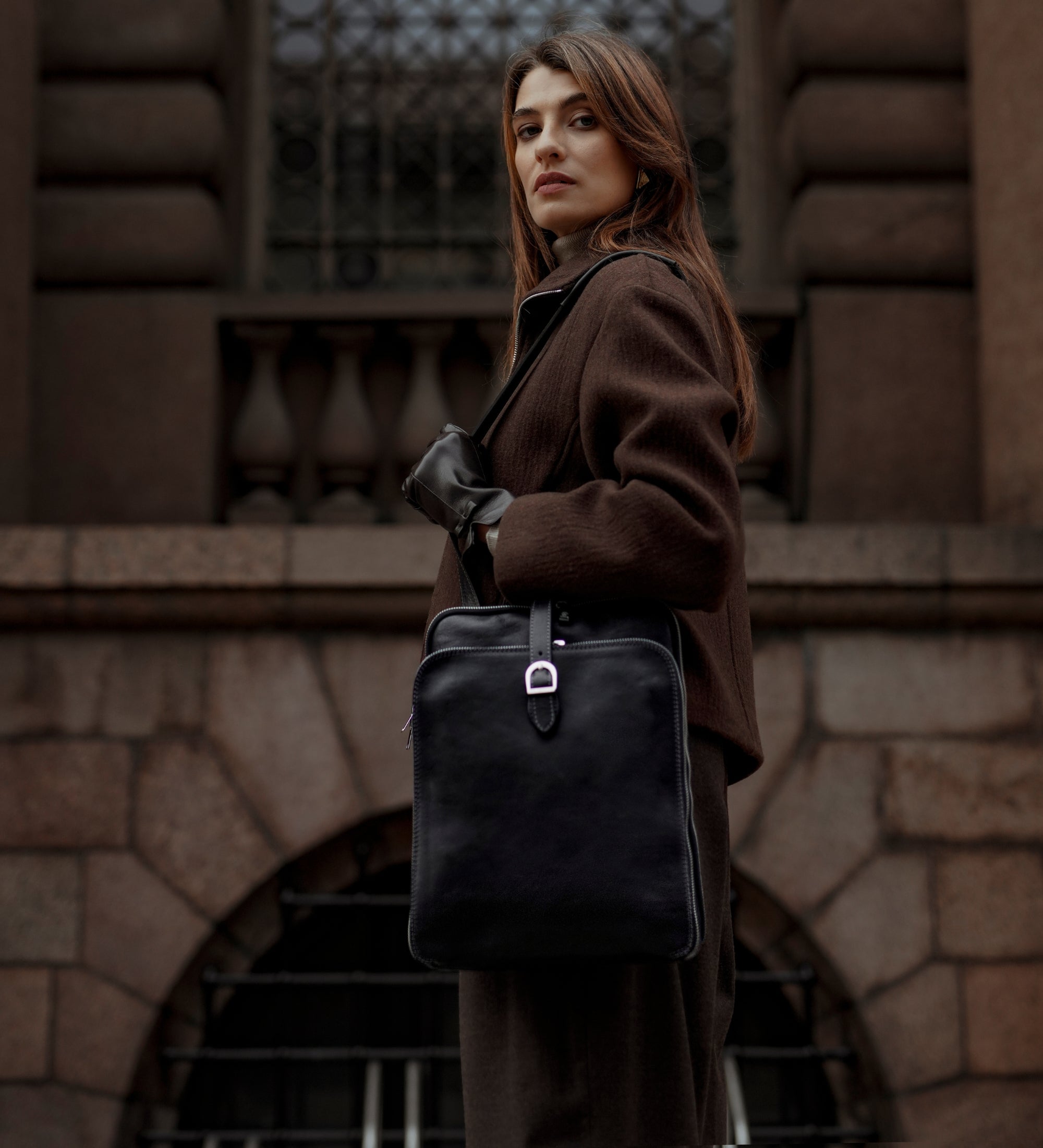 Omvandlingsbar ryggsäck i läder axelväska i läder för dam – Clarissa