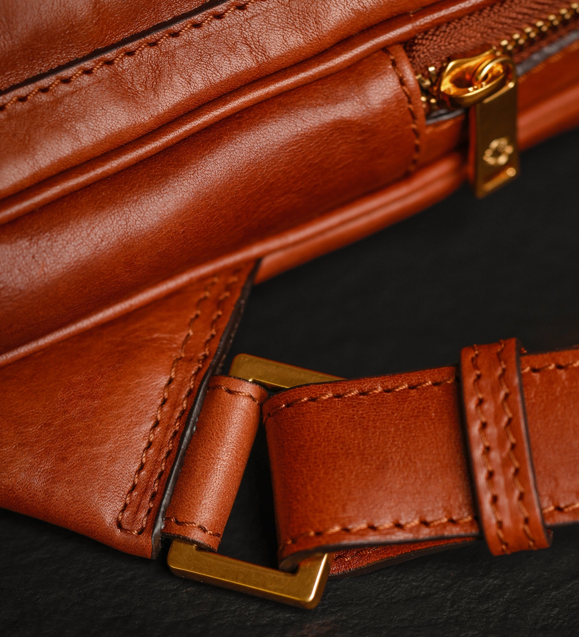 Slingväska i läder – Catch-22