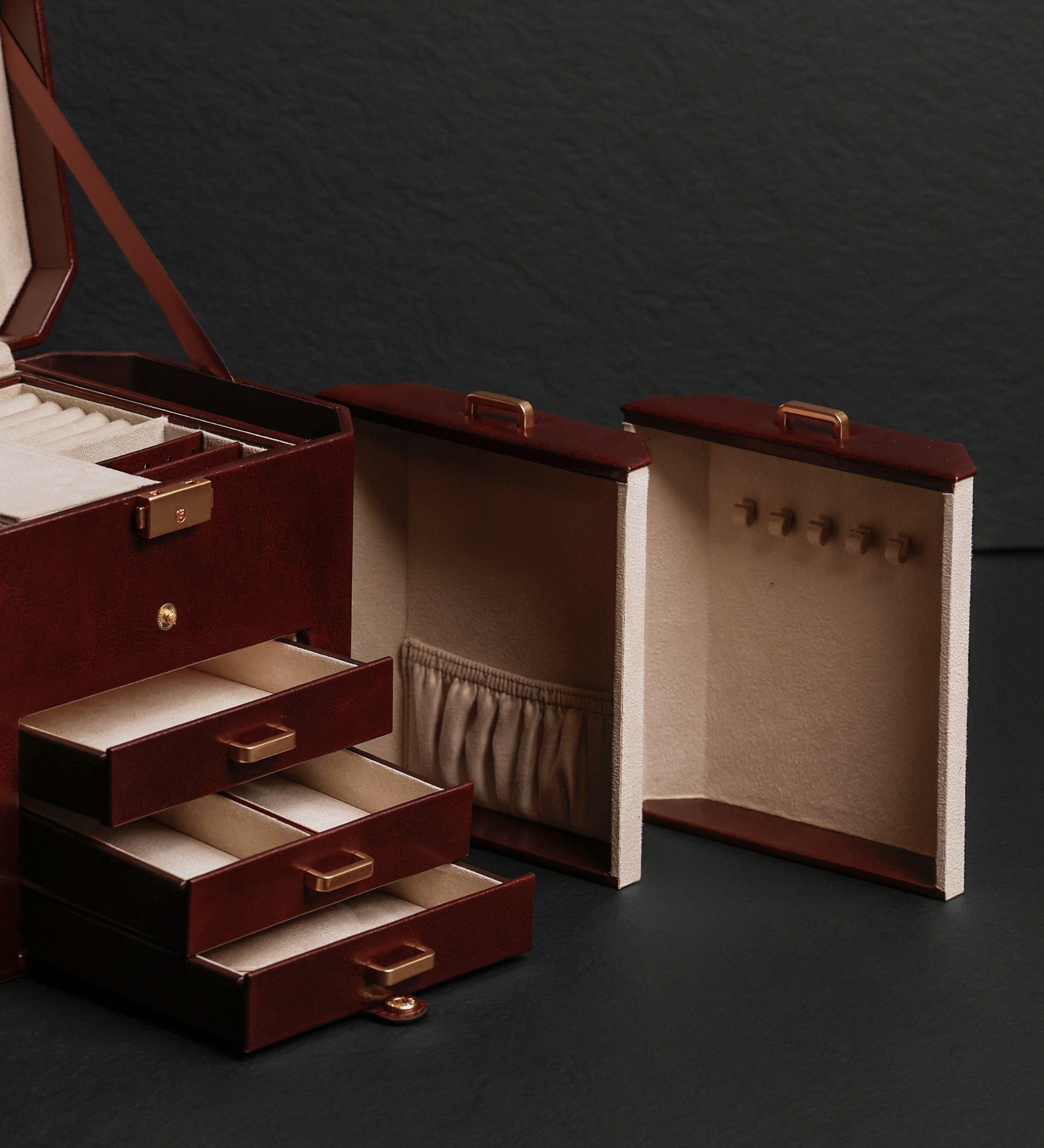 Stort smyckeskrin i läder för dam – A Handful of Dust