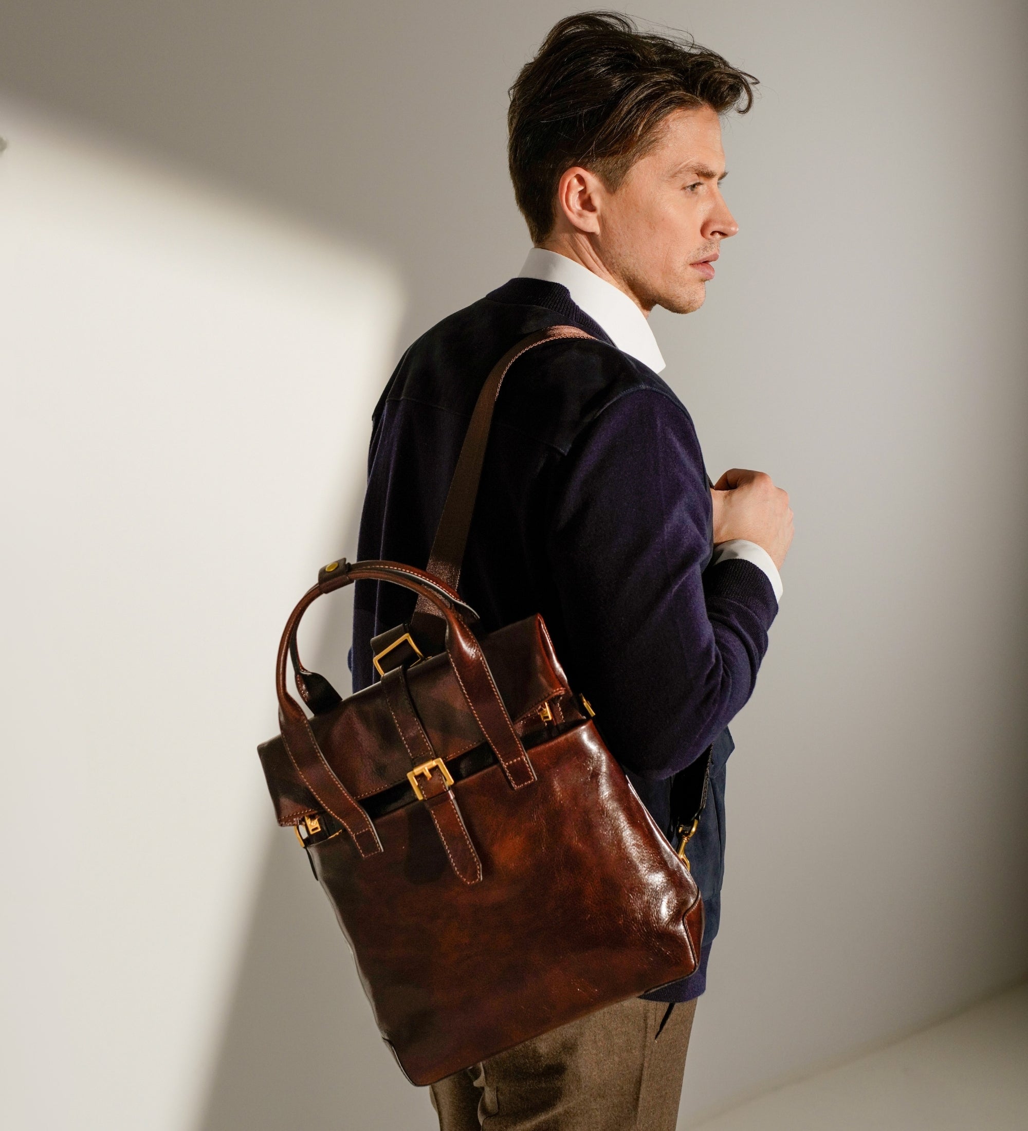 Omvandlingsbar ryggsäck i läder – The Awakening