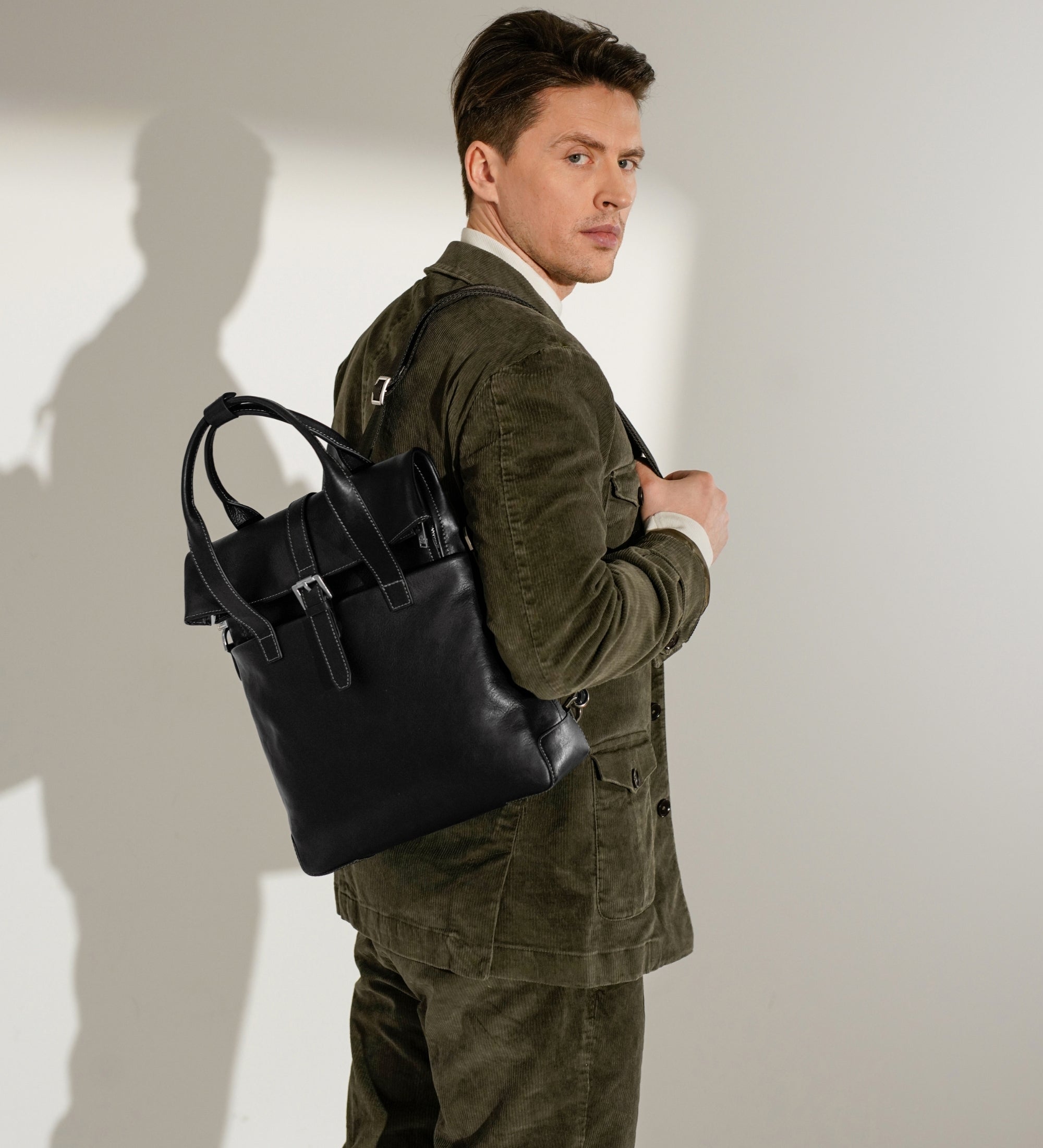 Omvandlingsbar ryggsäck i läder – The Awakening