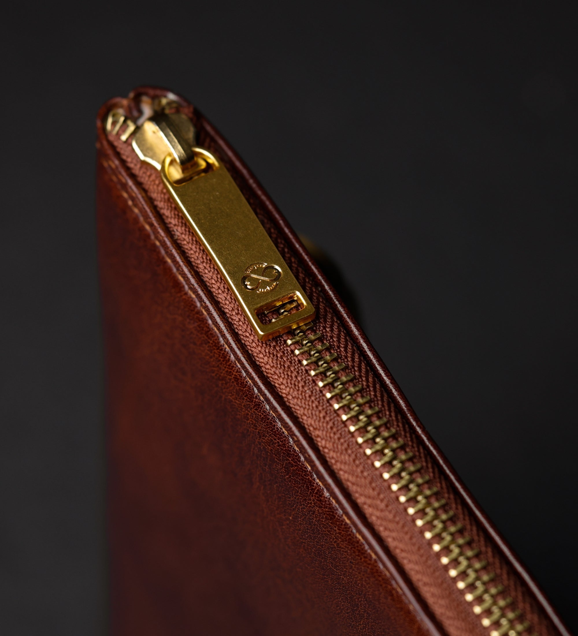 Stor clutchväska i läder för herr – The Brothers Karamazov