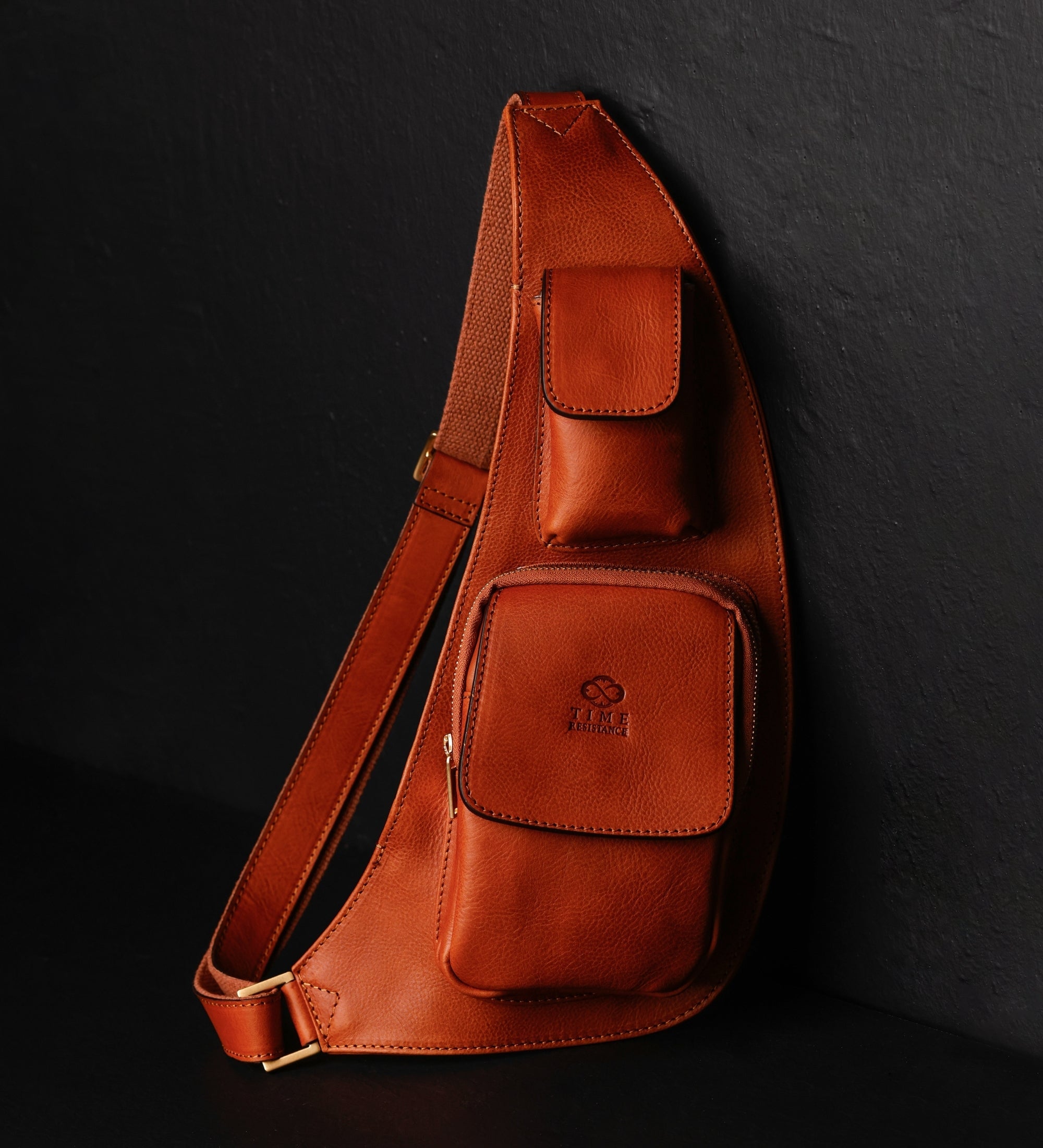 Slingväska i läder crossbodyväska i läder – The Monk