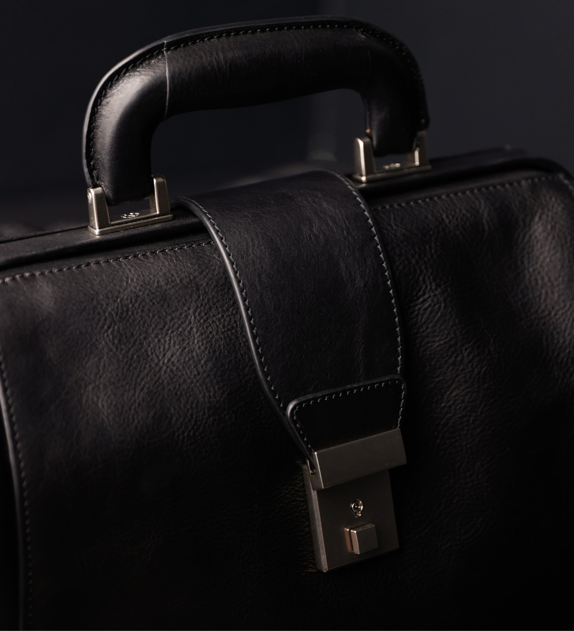 Ryggsäck i läder – A Brief Story of Time