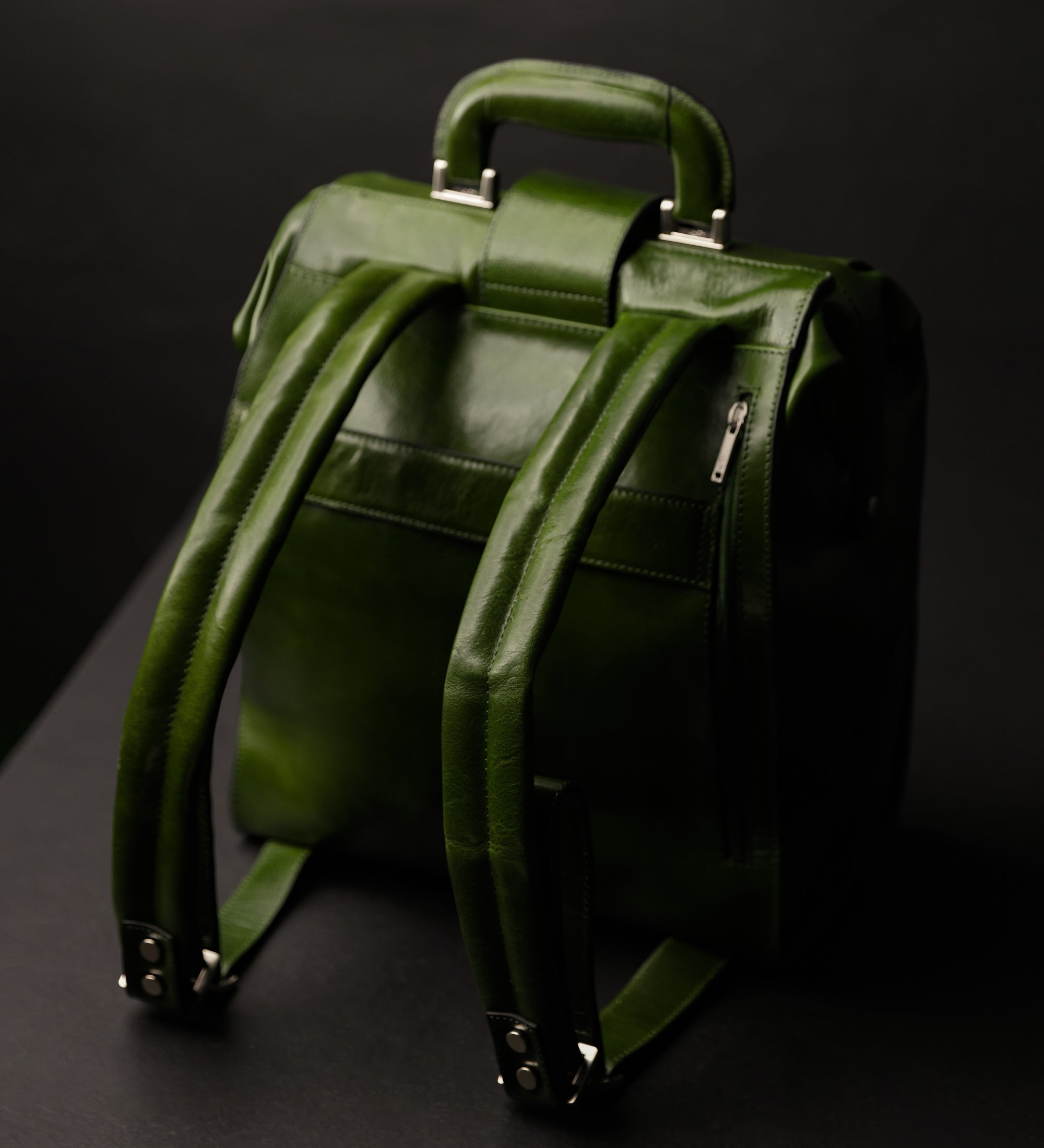 Ryggsäck i läder – A Brief Story of Time