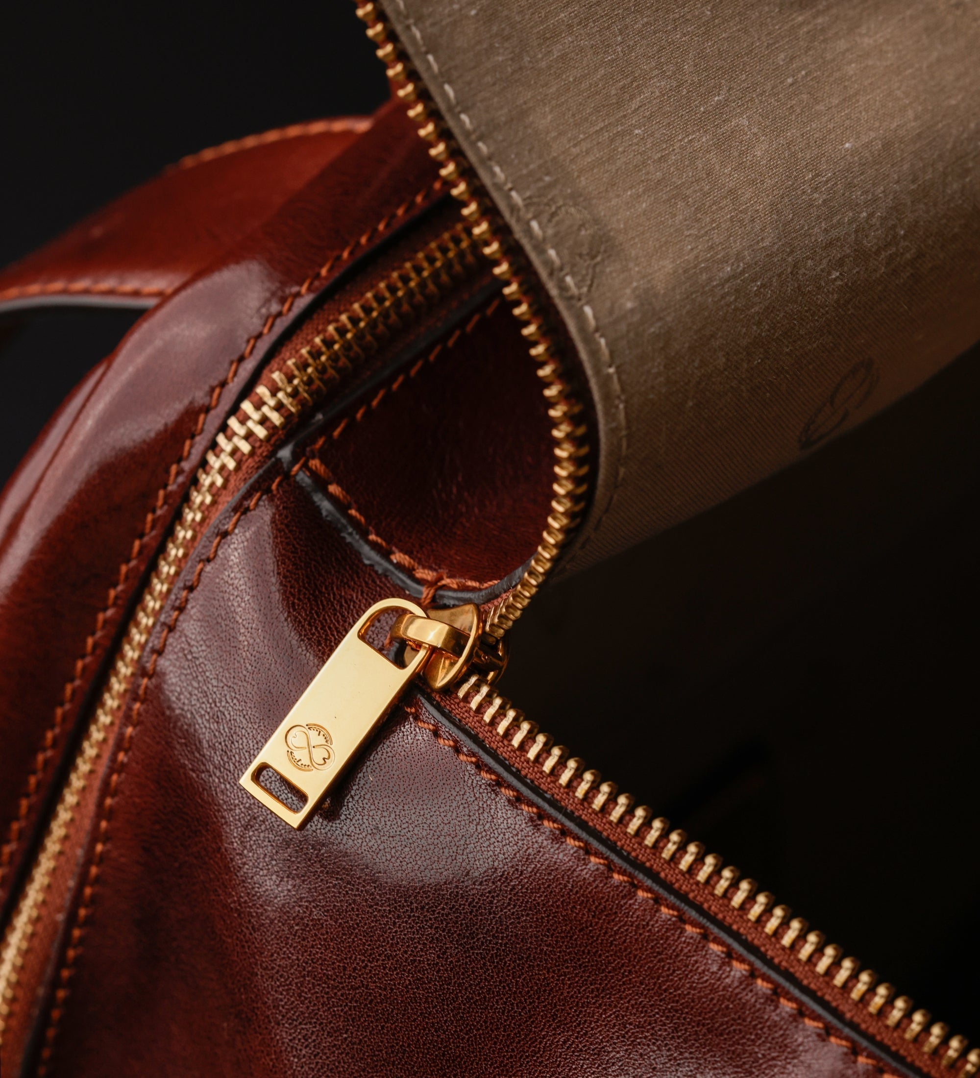 Ryggsäck i läder– A Blend in the River