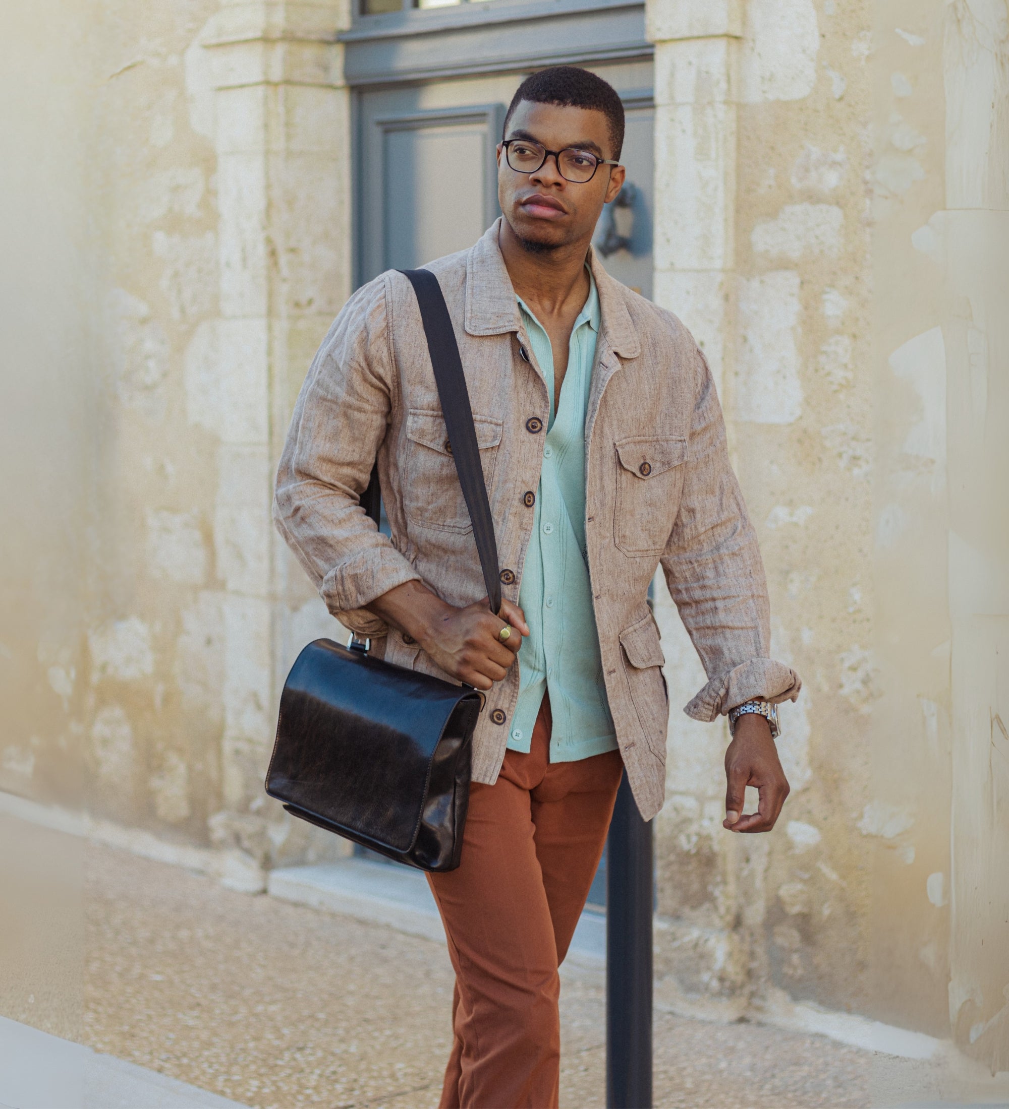 Axelremsväska i läder – A Room with a View