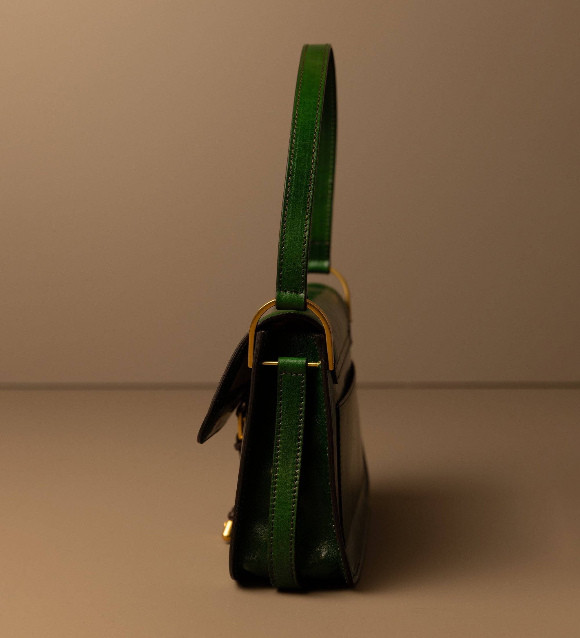 Läderväska med lock för dam - Possession