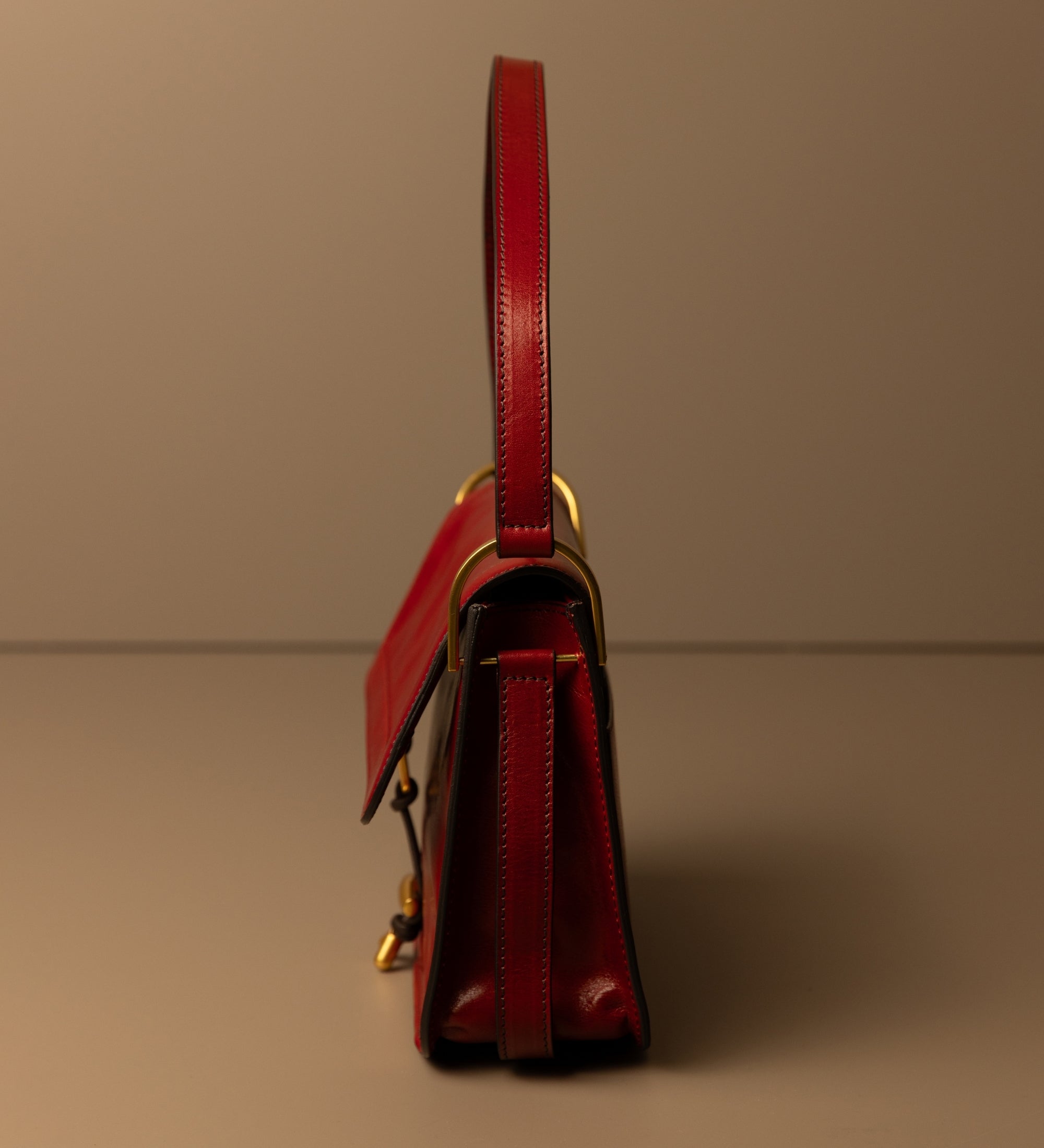 Läderväska med lock för dam - Possession