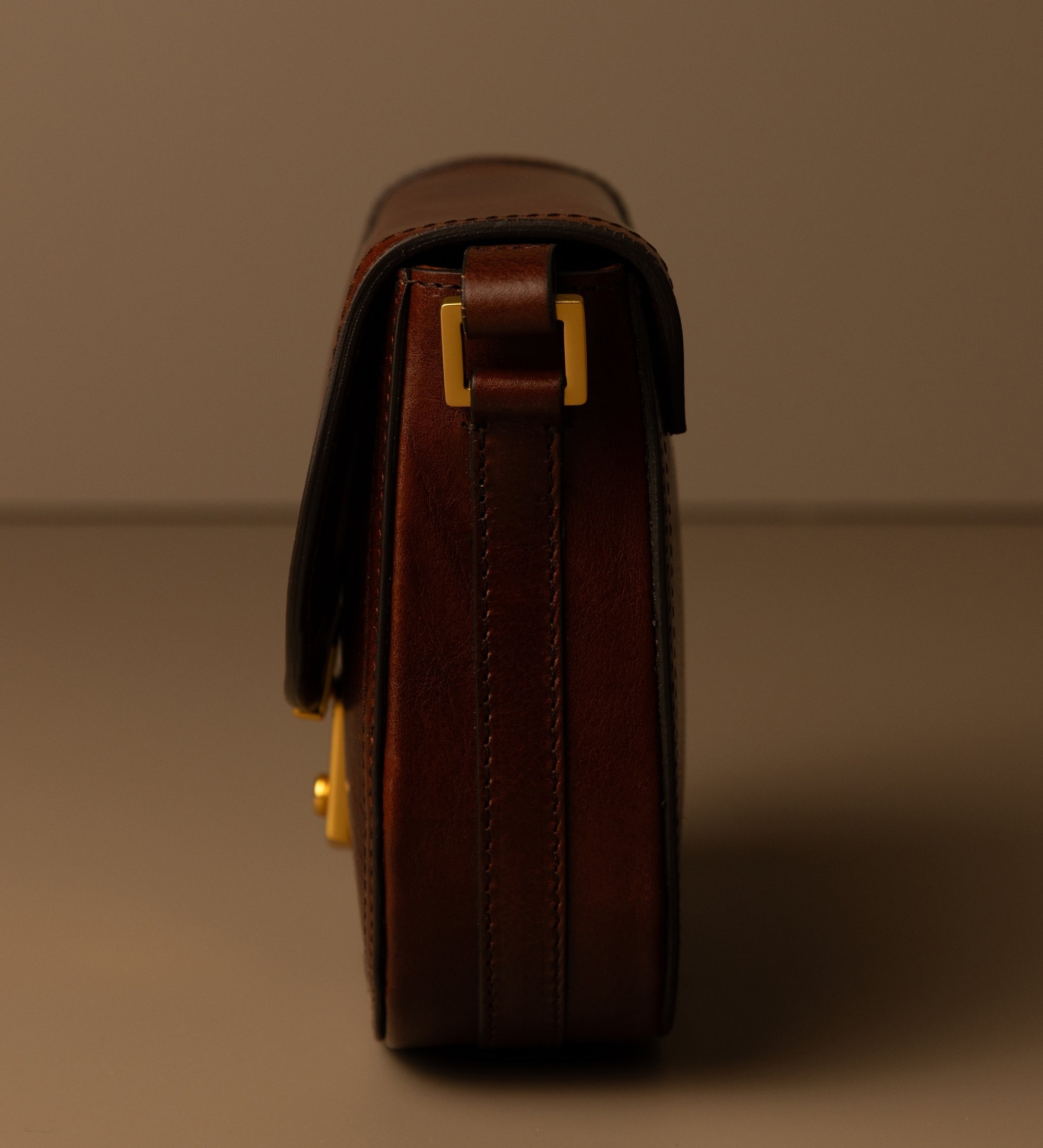 Saddle bag i läder för dam - Secrets