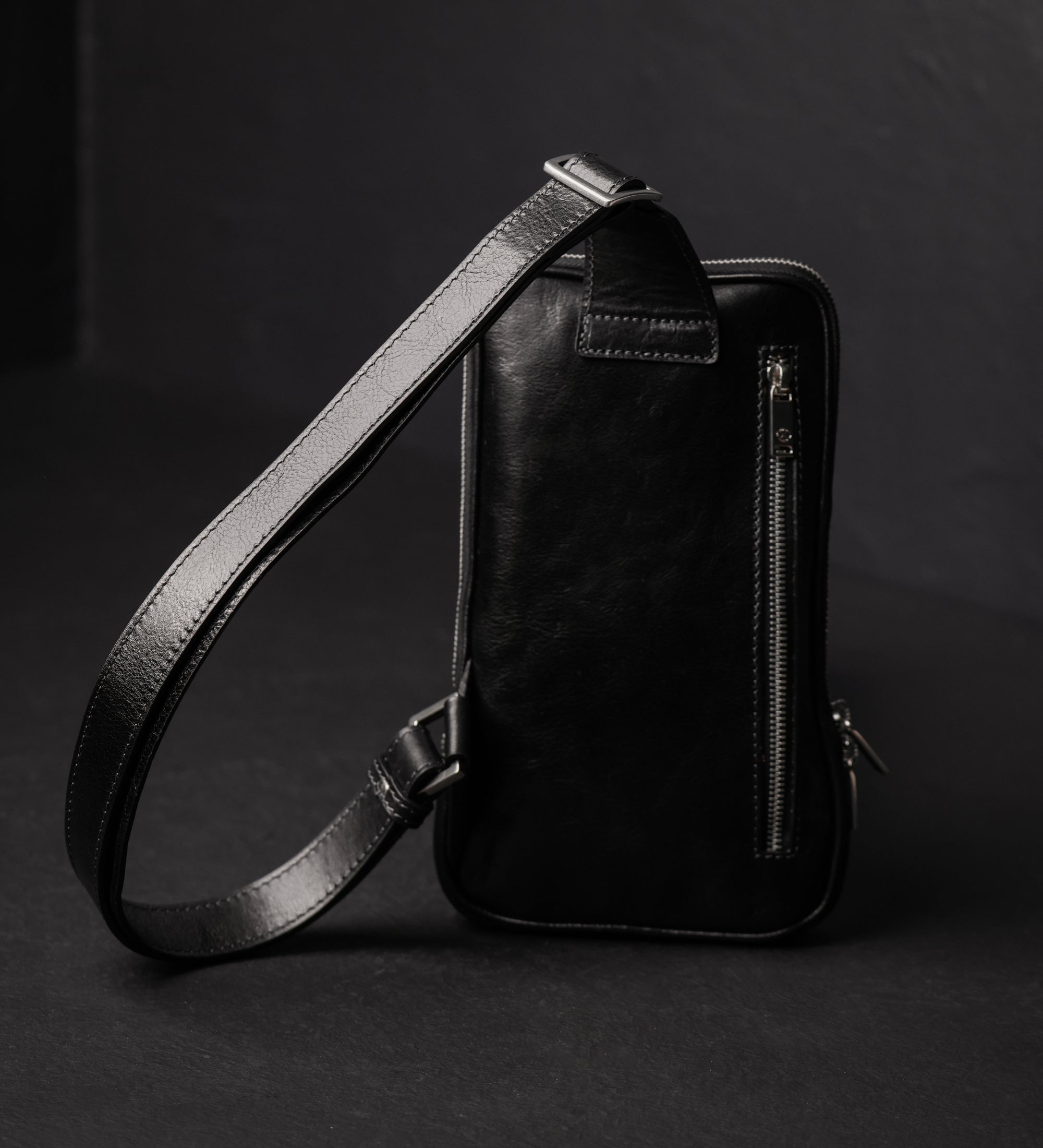 Slingväska i läder bröstväska i läder – Kim