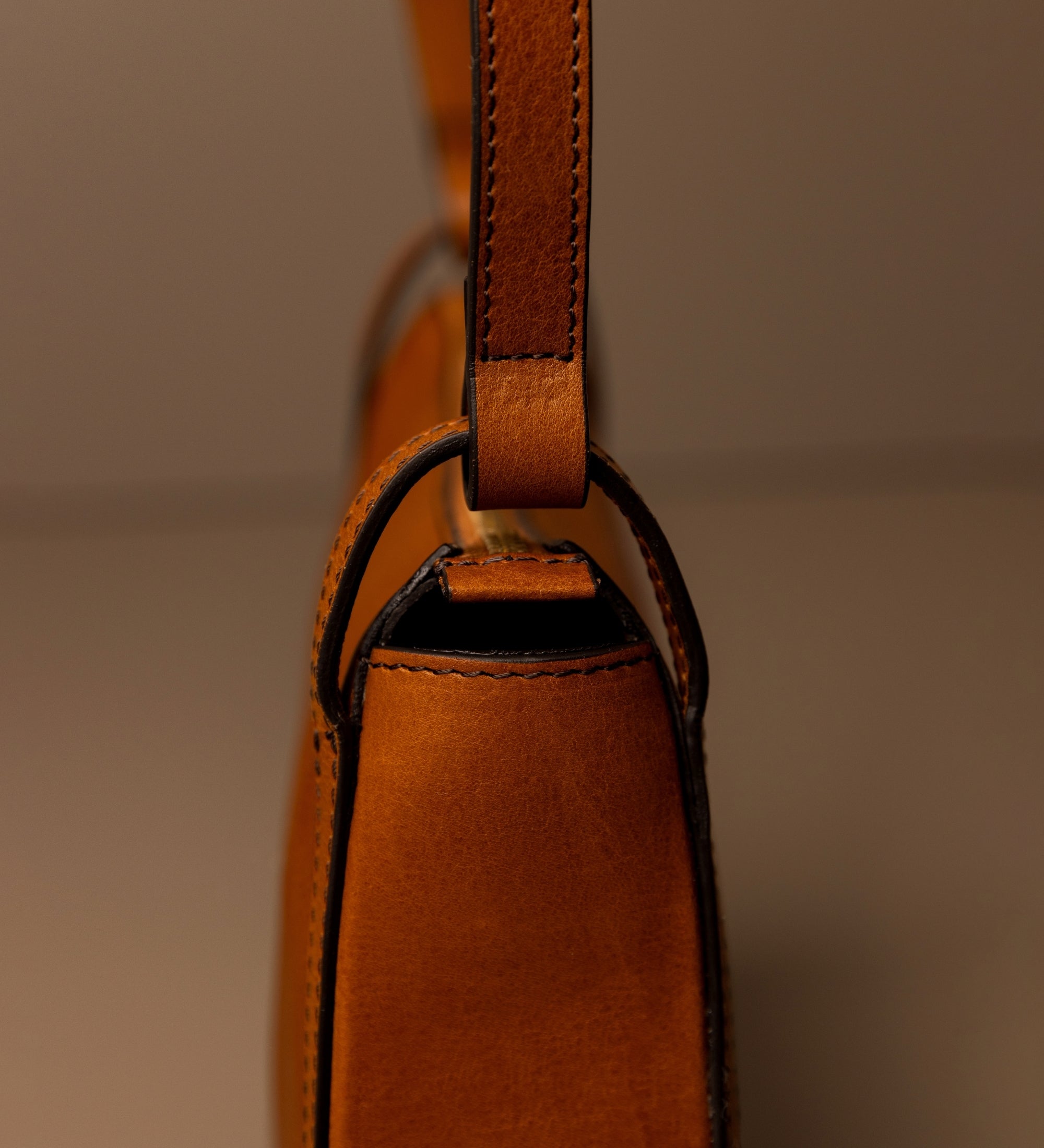 Hoboväska i läder för dam - La Noia