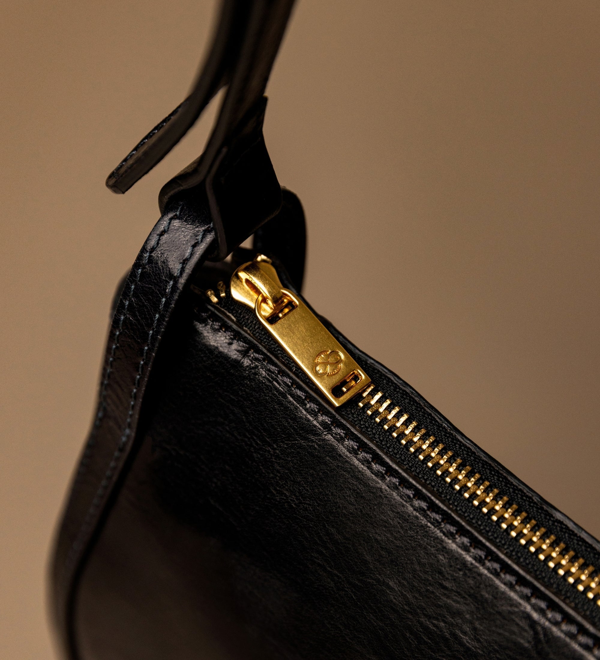 Hoboväska i läder för dam - La Noia