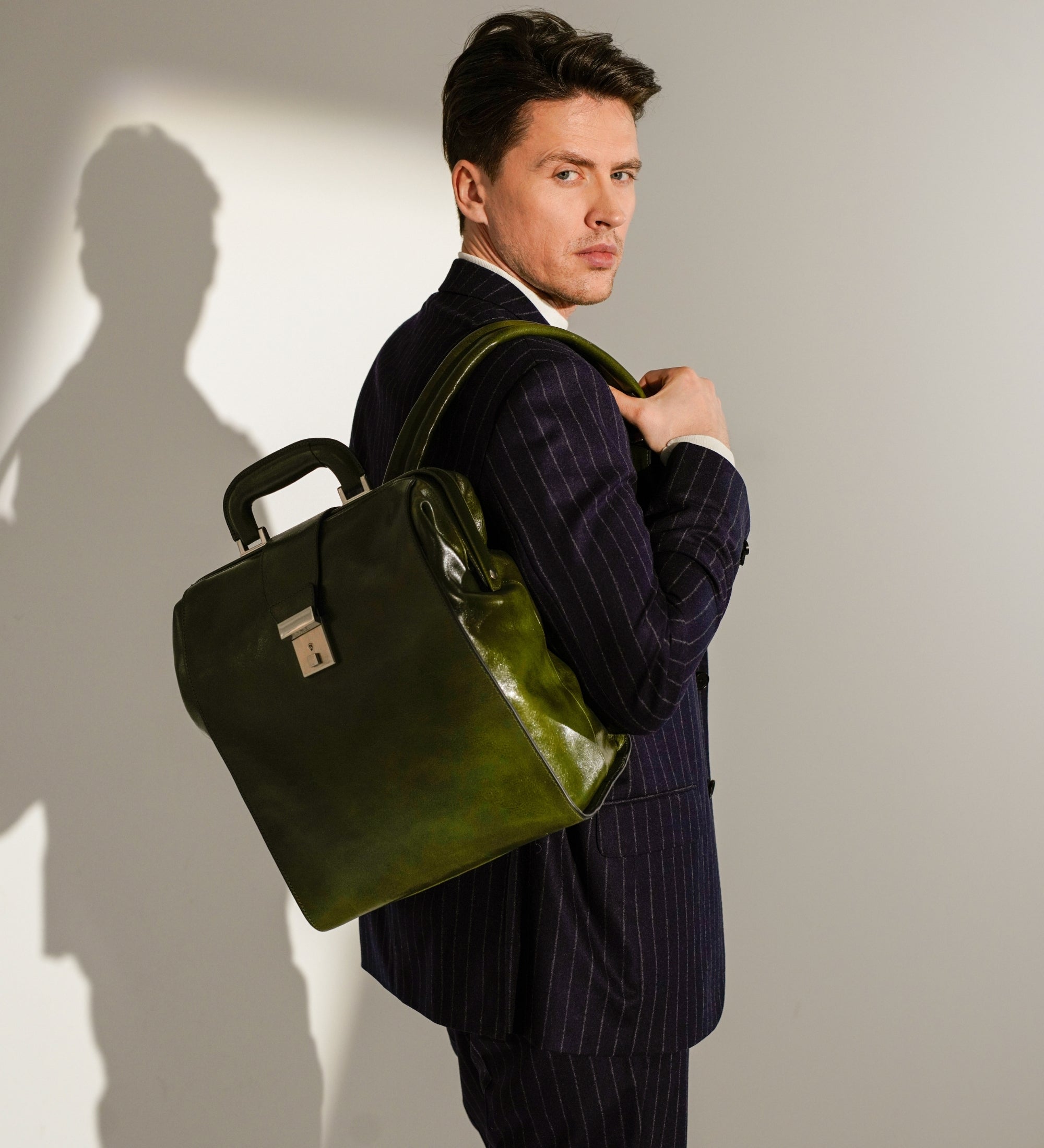 Ryggsäck i läder – A Brief Story of Time