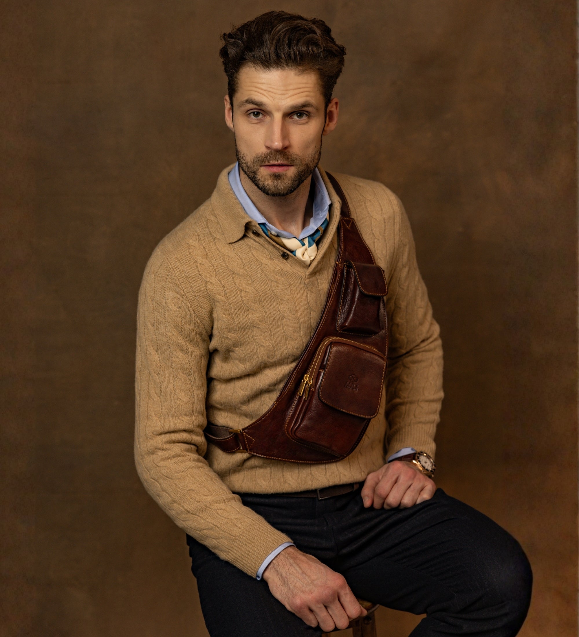 Slingväska i läder crossbodyväska i läder – The Monk