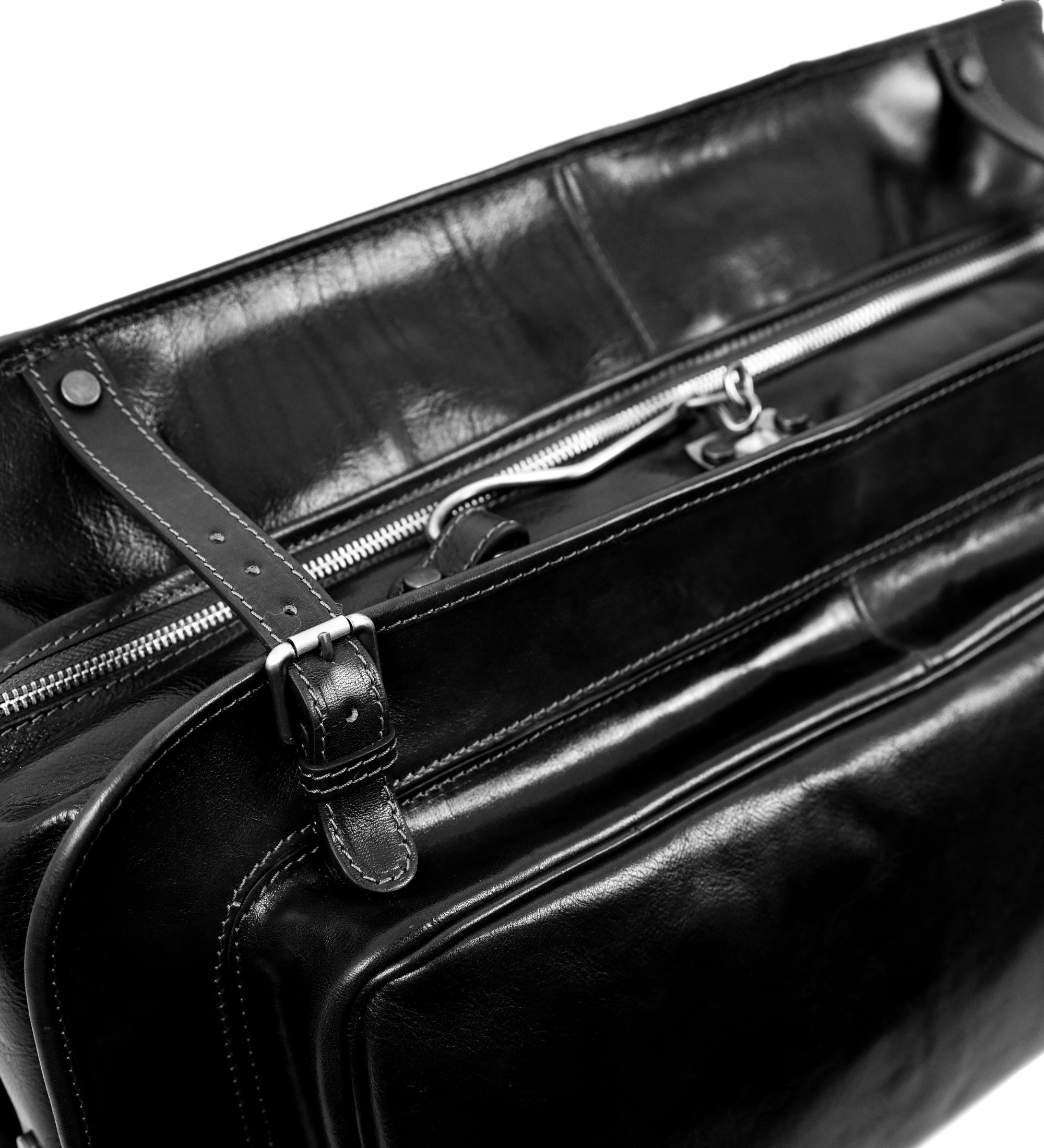 Resegarderob i läder -– The Big Sleep