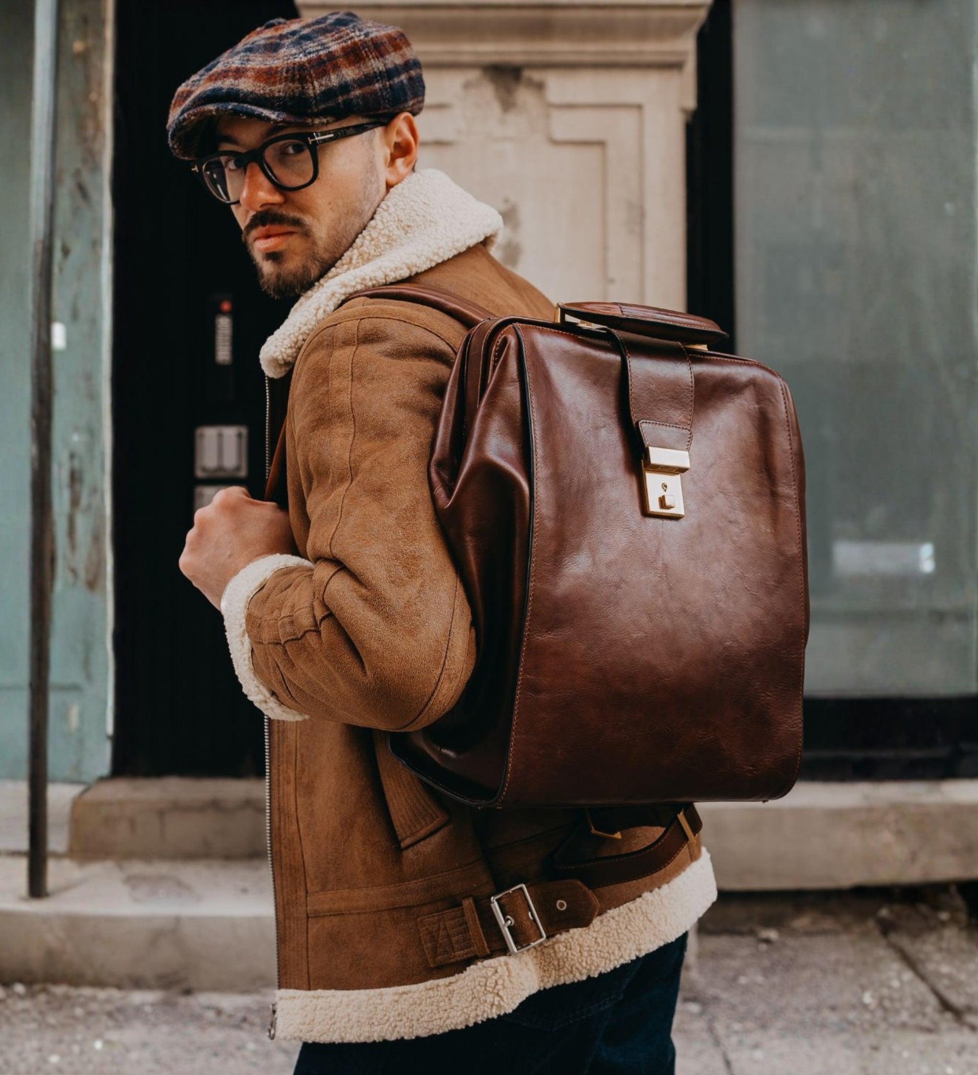 Ryggsäck i läder – A Brief Story of Time