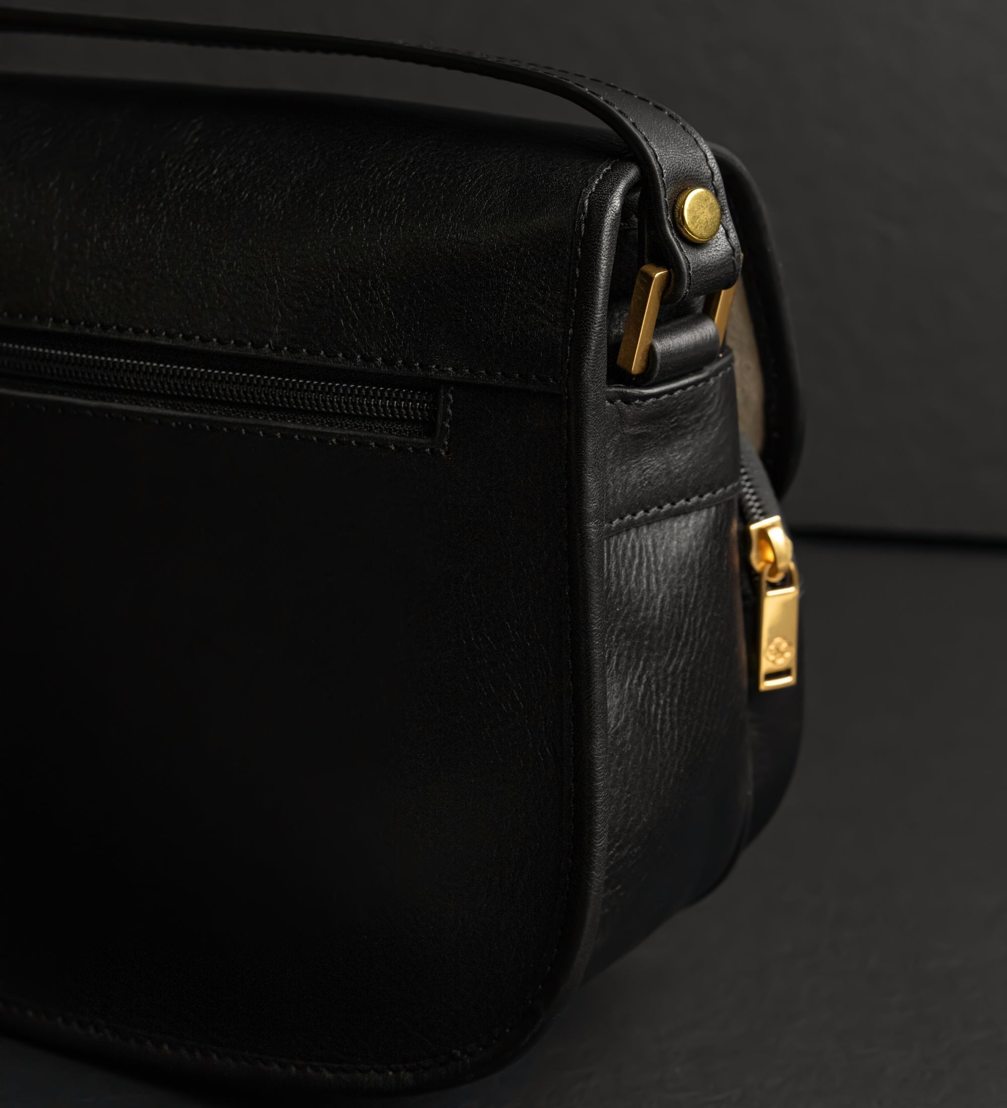 Saddle bag i läder för dam - Women In Love