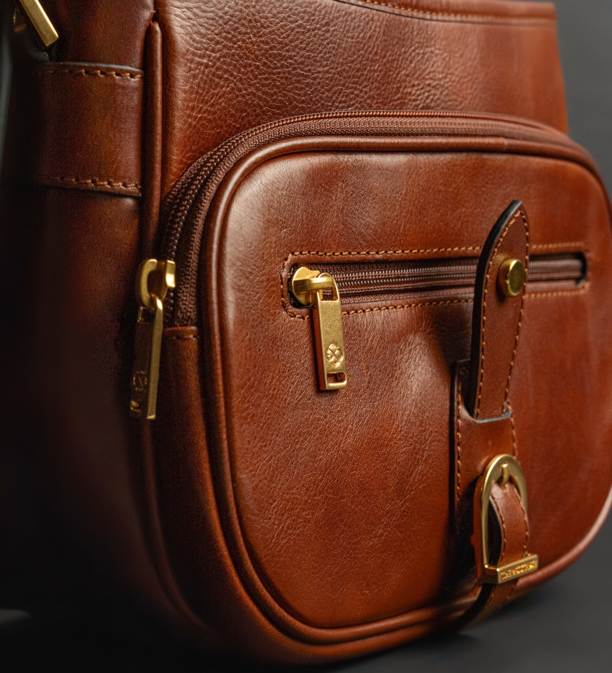 Saddle bag i läder för dam - Women In Love