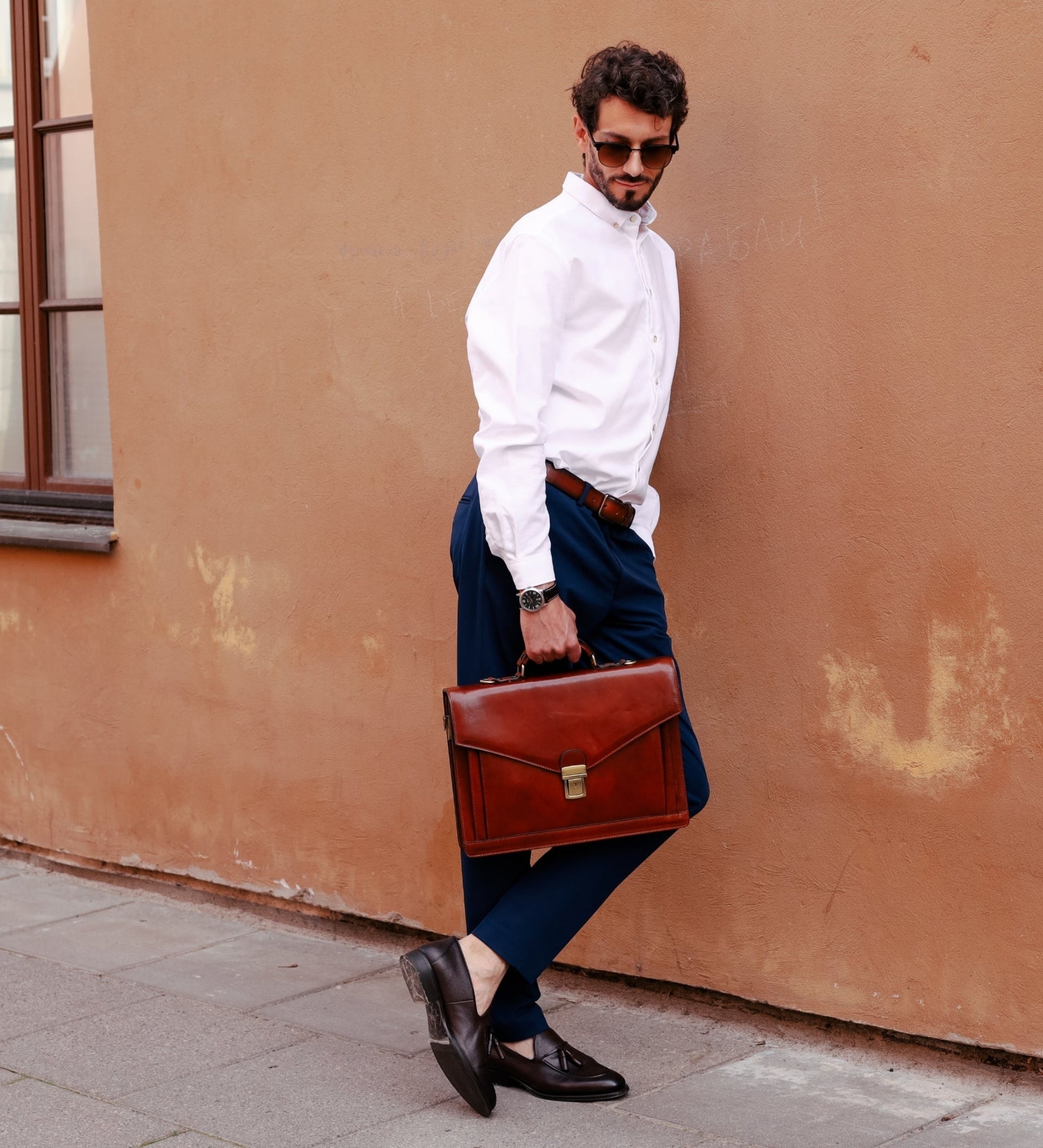Portfölj i läder i klassisk design – The Magus