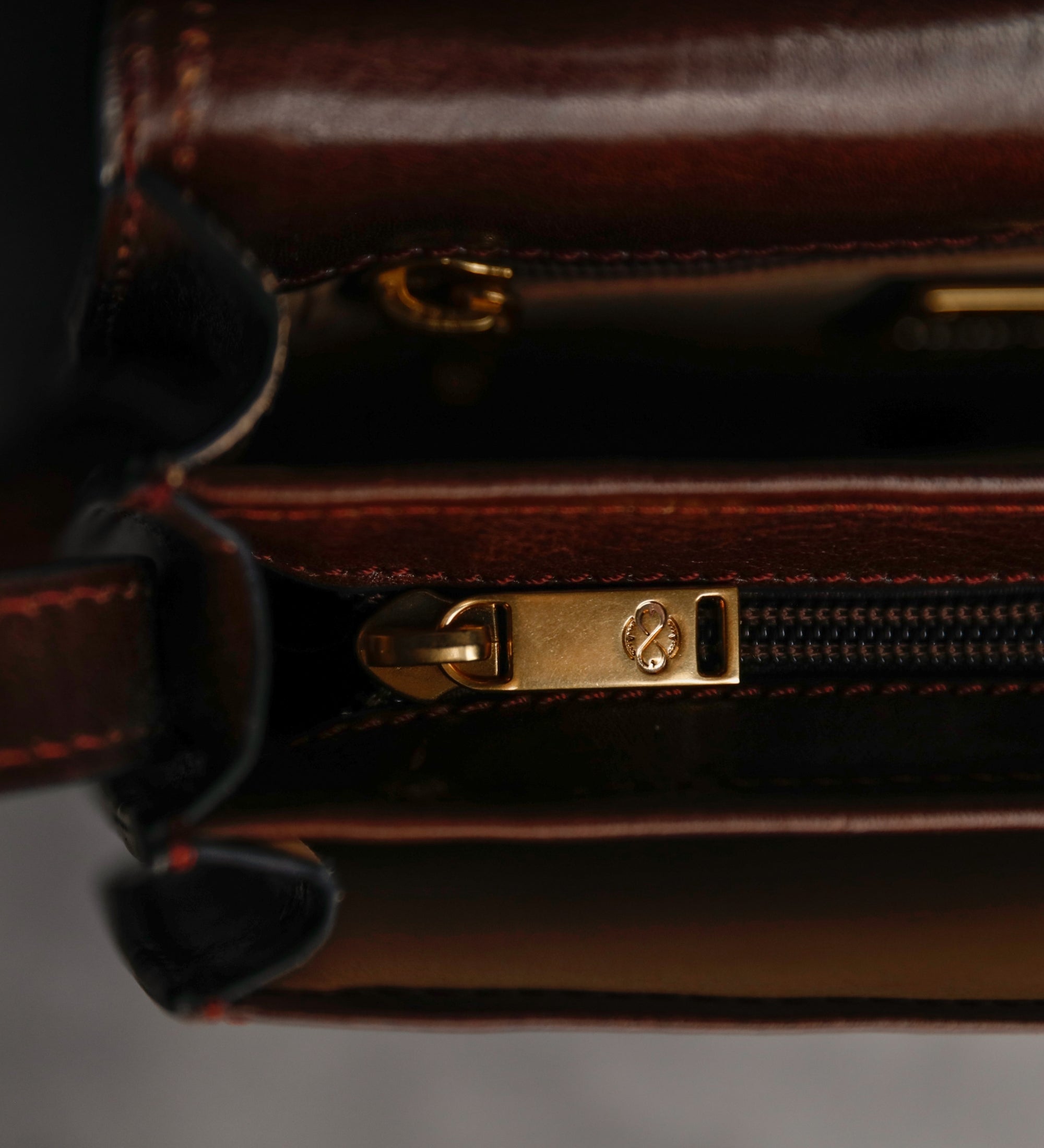 Saddle bag i läder crossbodyväska i läder för dam – Moonfleet