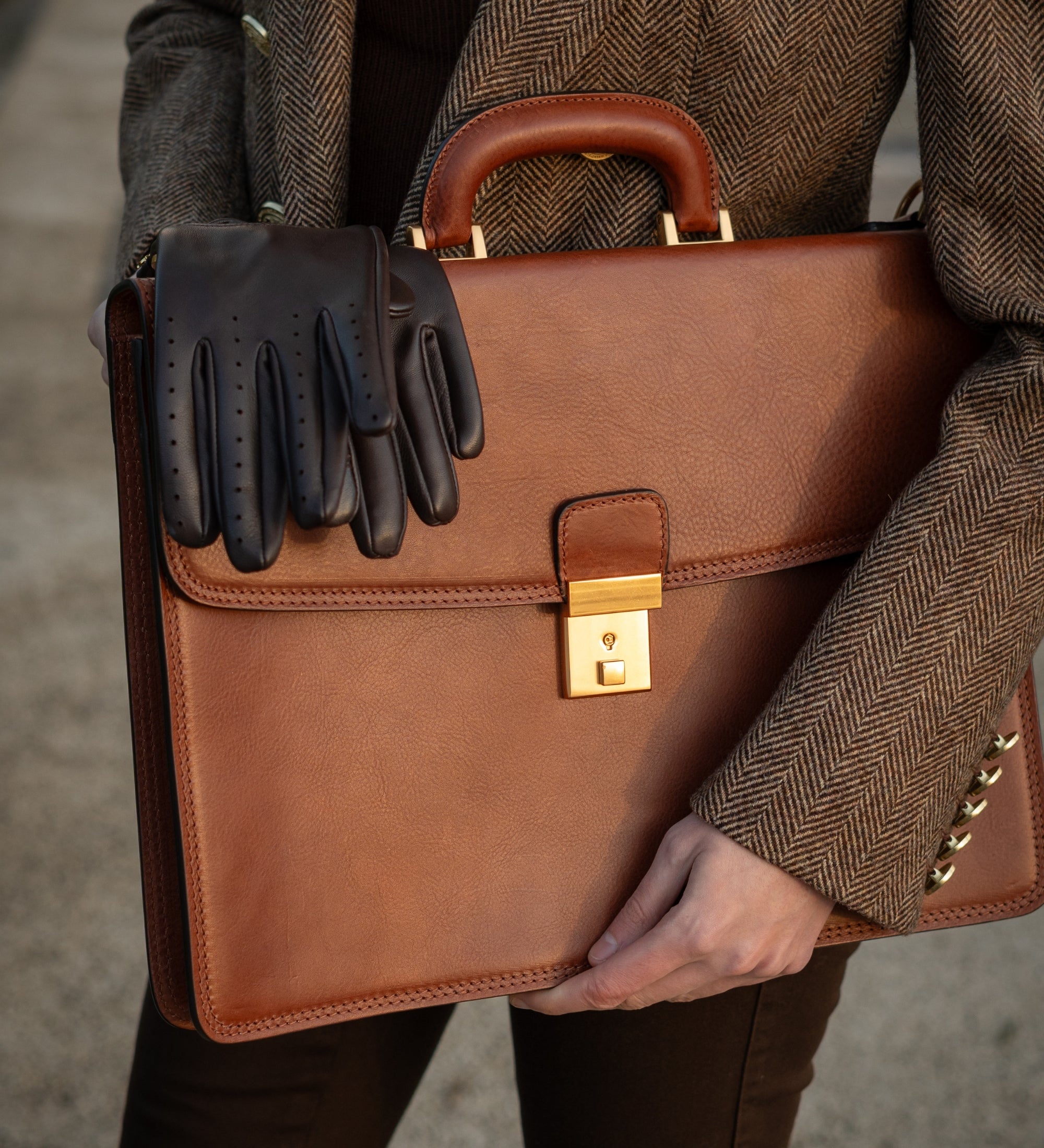 Portfölj i läder för dam – The Sound of the Mountain