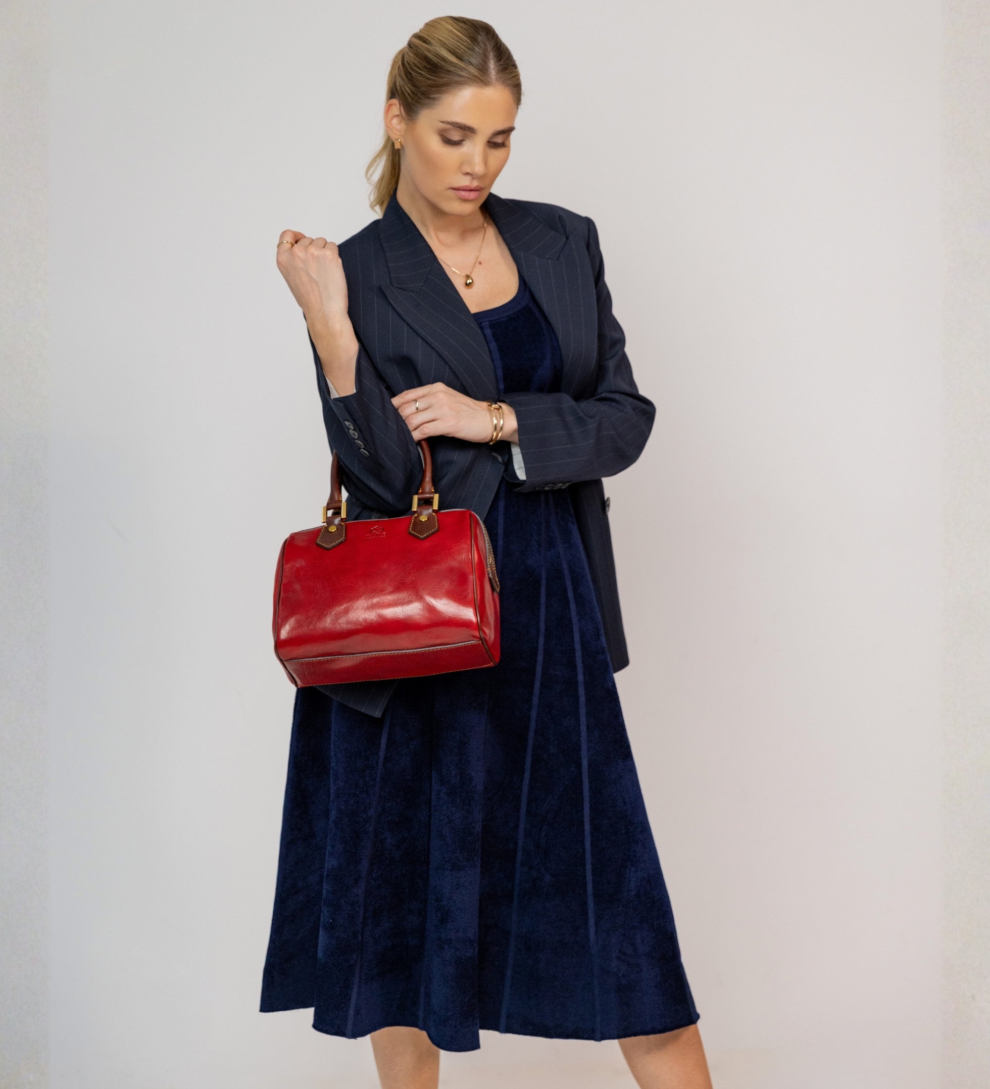 Barrelbag i läder handväska i läder för dam – Little Dorrit