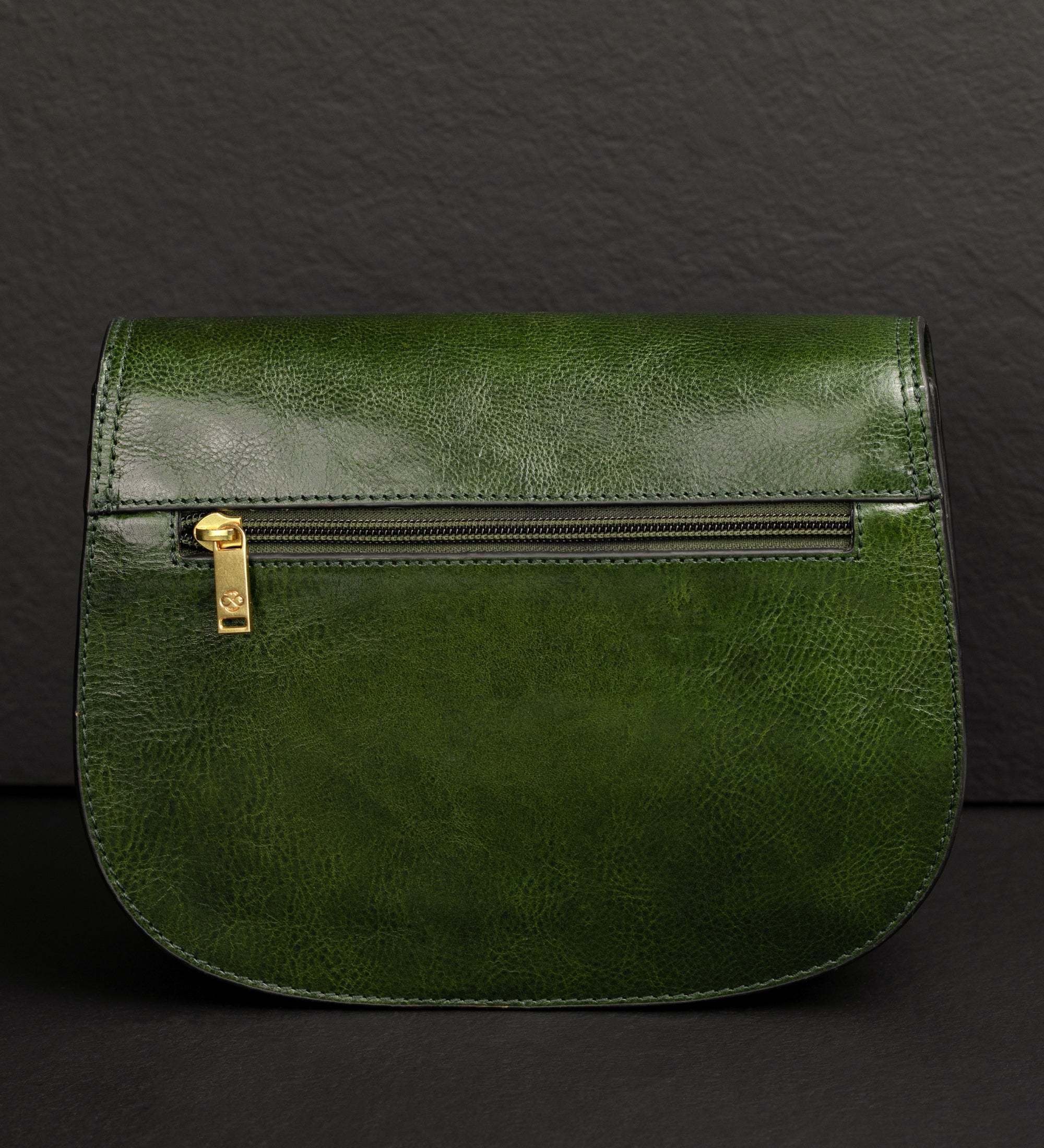 Saddle bag i läder crossbodyväska i läder för dam – Moonfleet