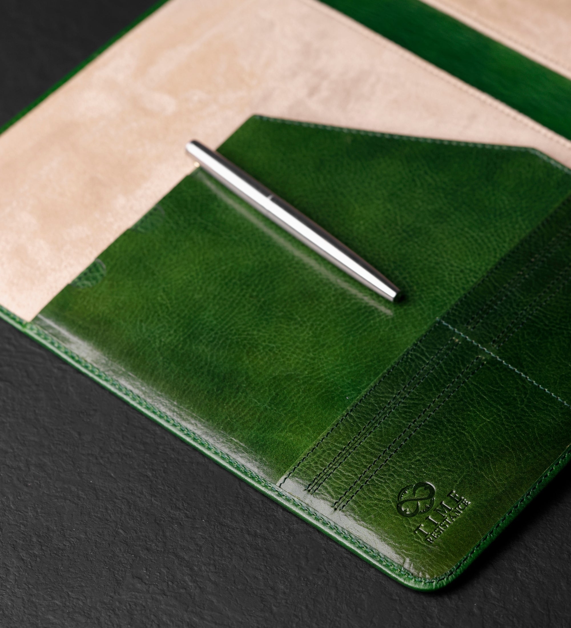 Dokumentmapp i läder – Something Fresh