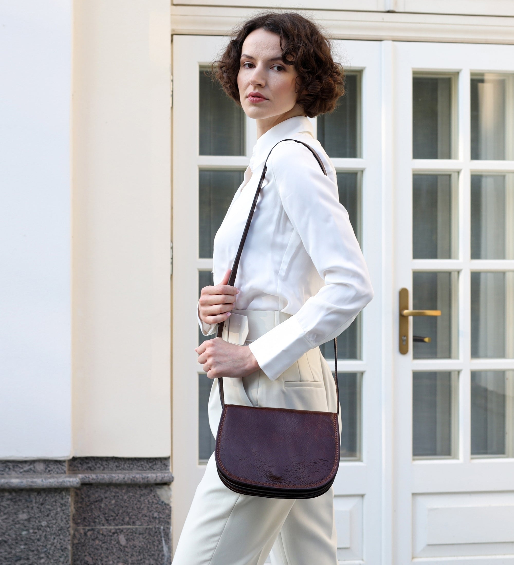 Saddle bag i läder crossbodyväska i läder för dam – Moonfleet