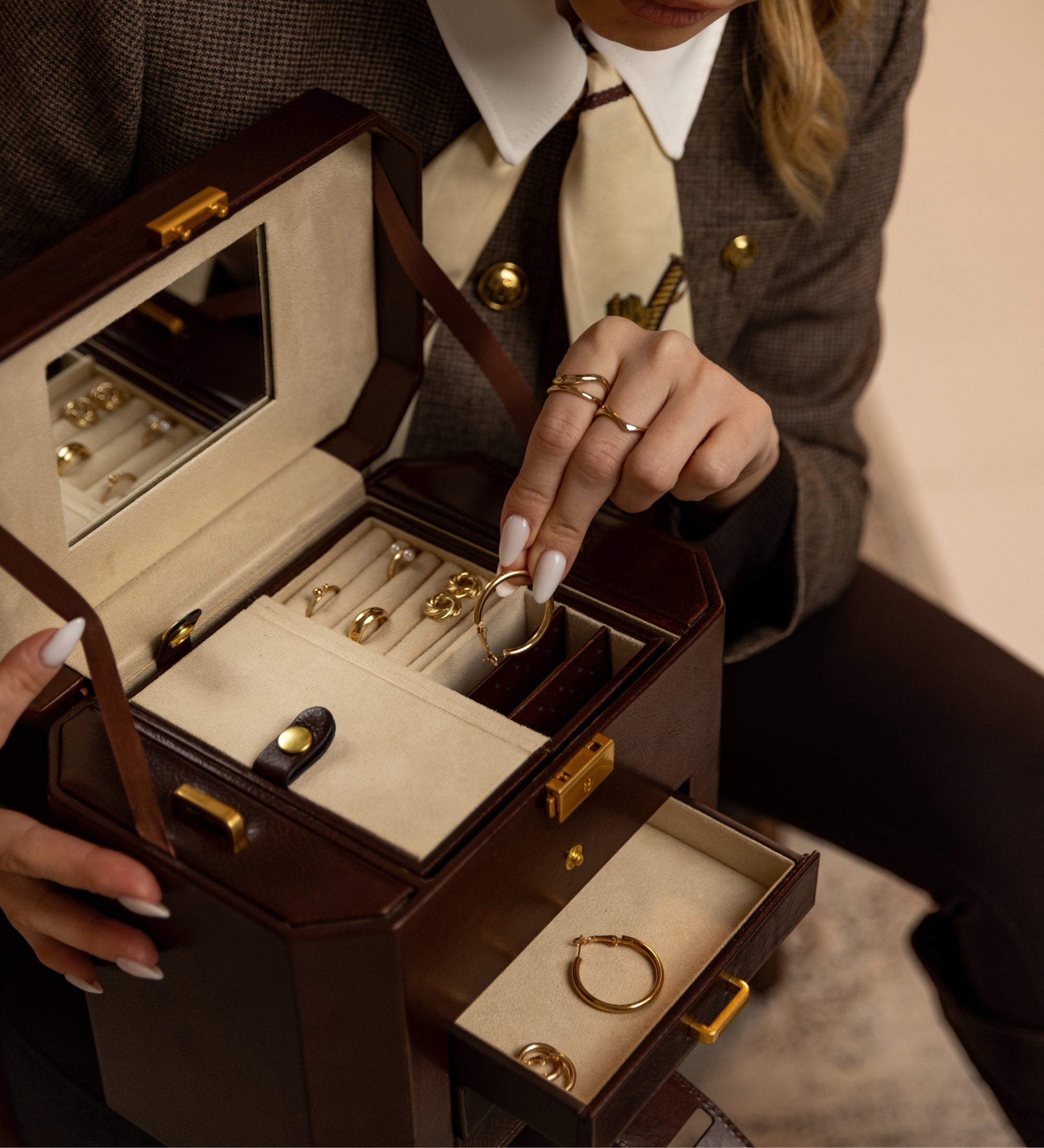 Stort smyckeskrin i läder för dam – A Handful of Dust