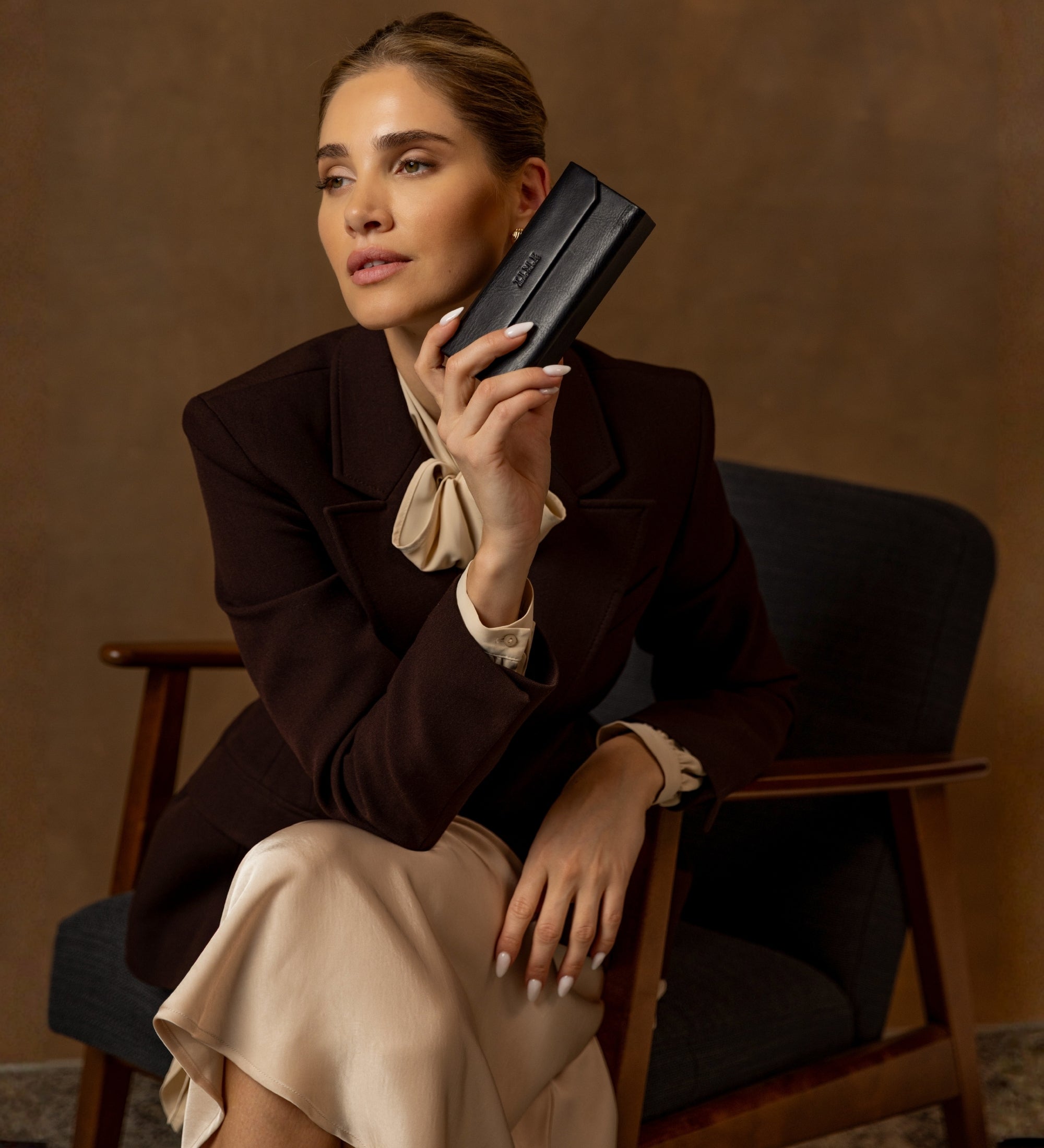 Hopfällbart glasögonfodral i läder för dam – The Riddle of the Sands