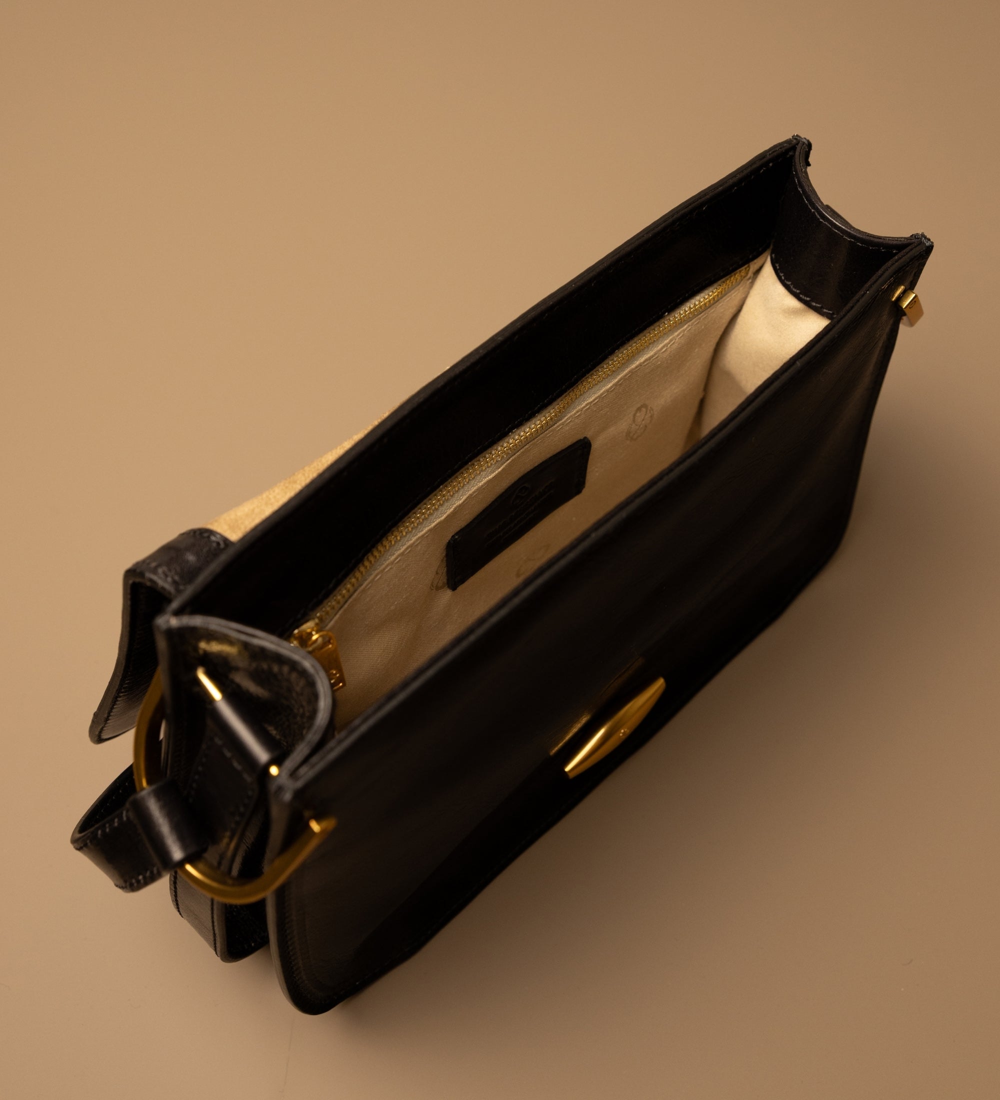 Läderväska med lock för dam - Possession