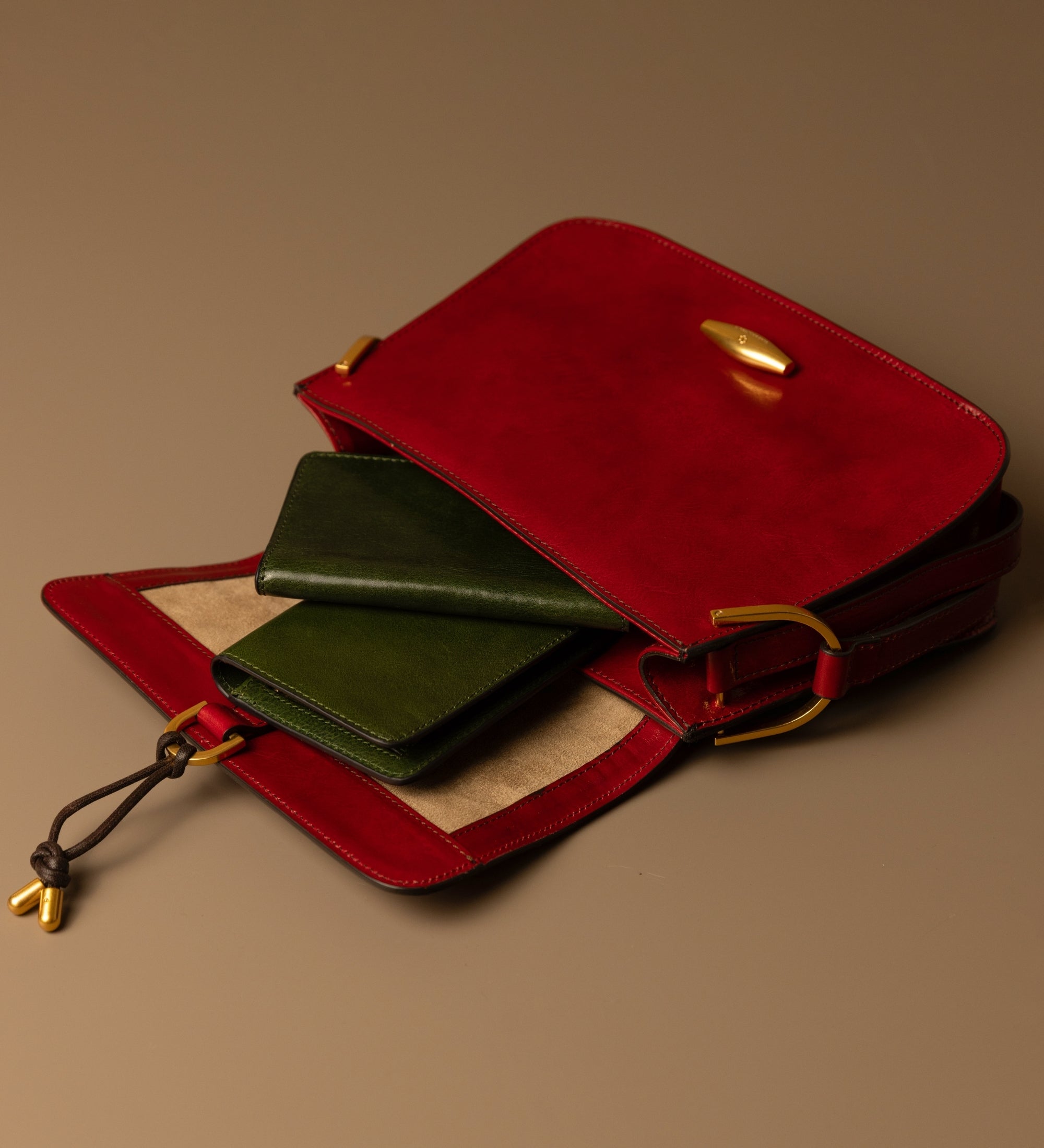 Läderväska med lock för dam - Possession